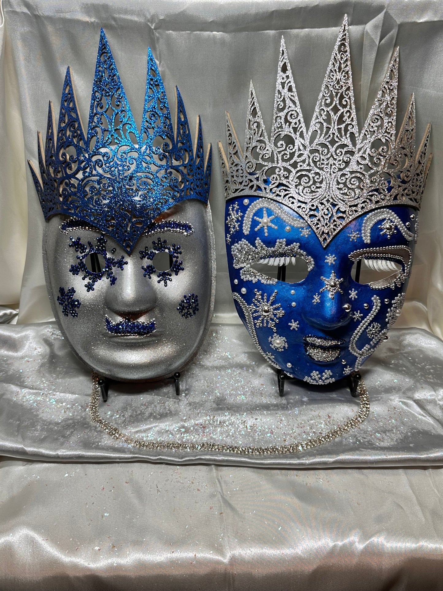 Pairing masquerade masks: The king & Queen of the north