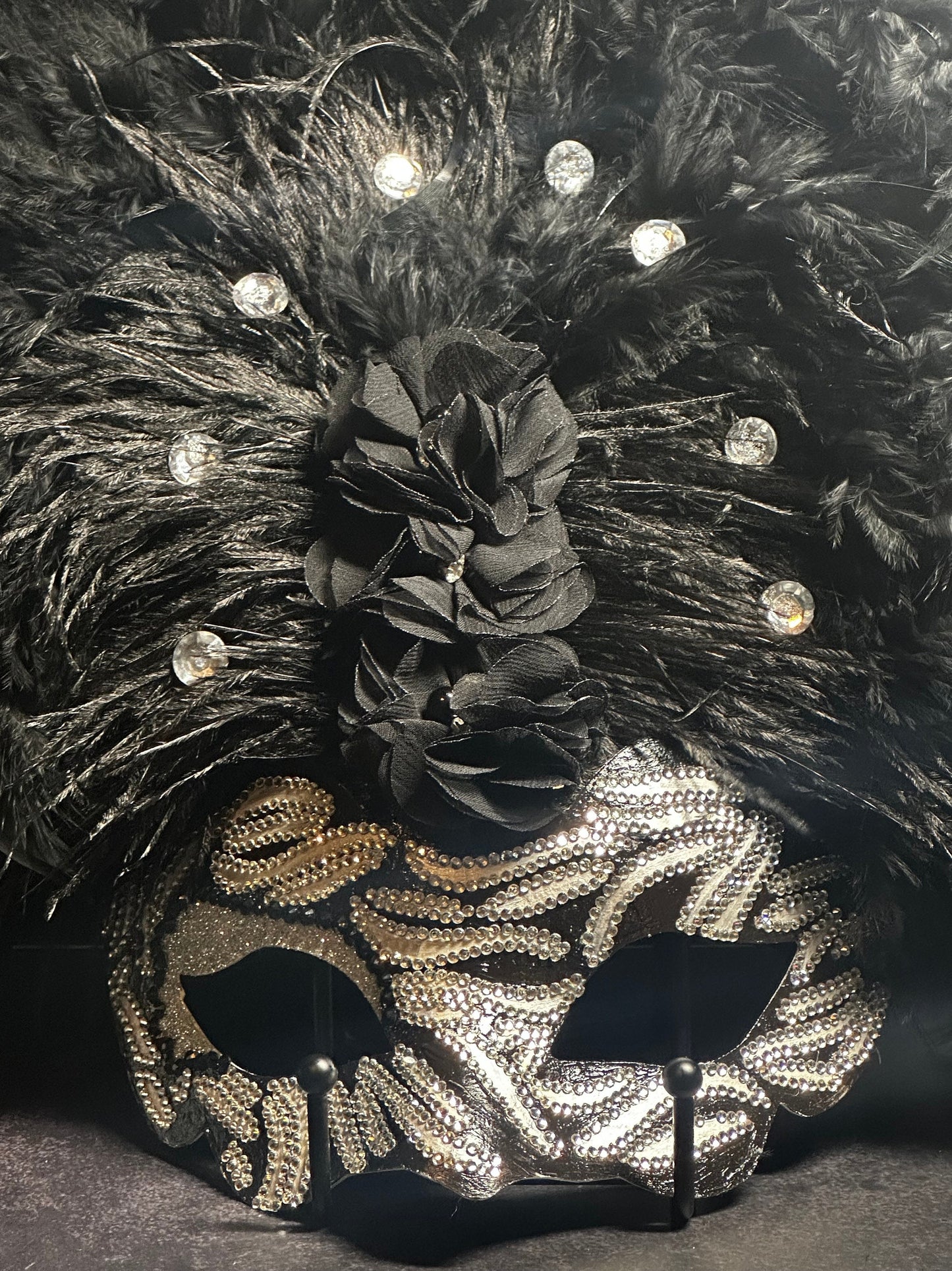 Black Feather Mask: Black Ambiance