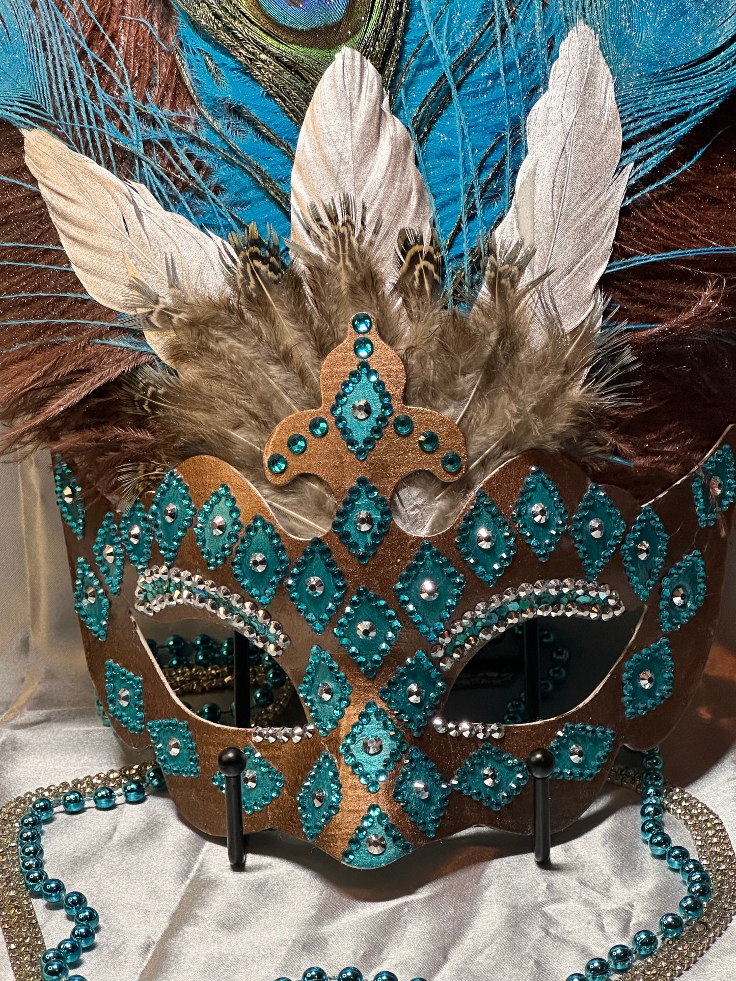 Feathered Masquerade Mask: Turquoise Espresso