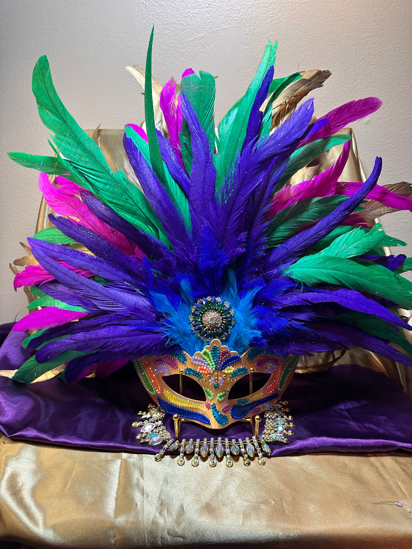 Vegas style mask: A tribute to Bali-wood