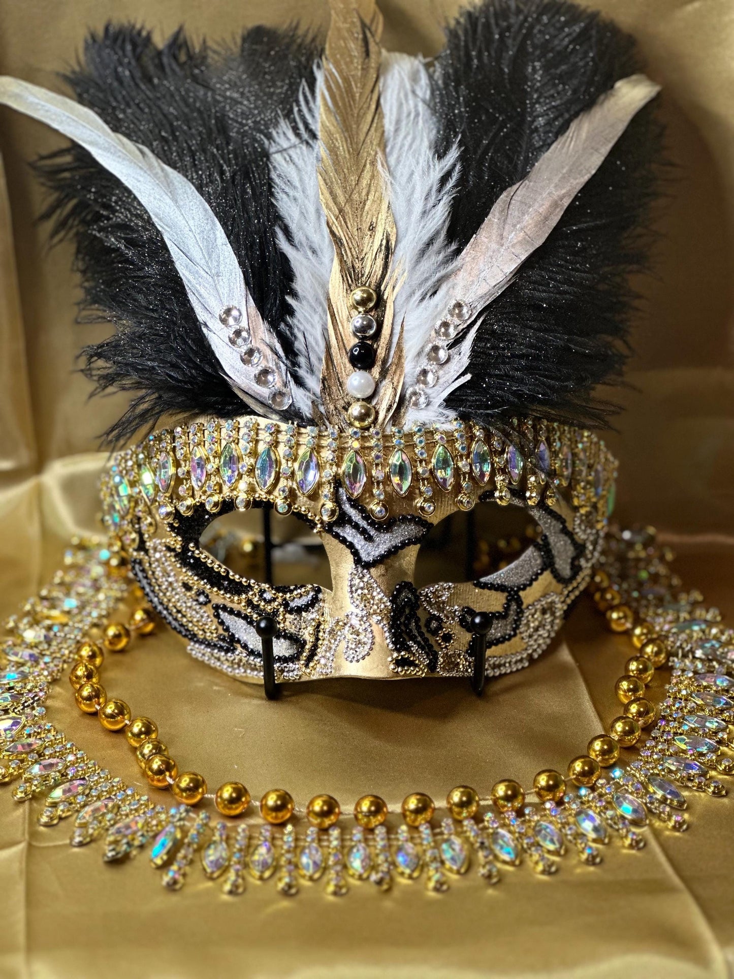 The Midas Touch: Feathered Masquerade Mask