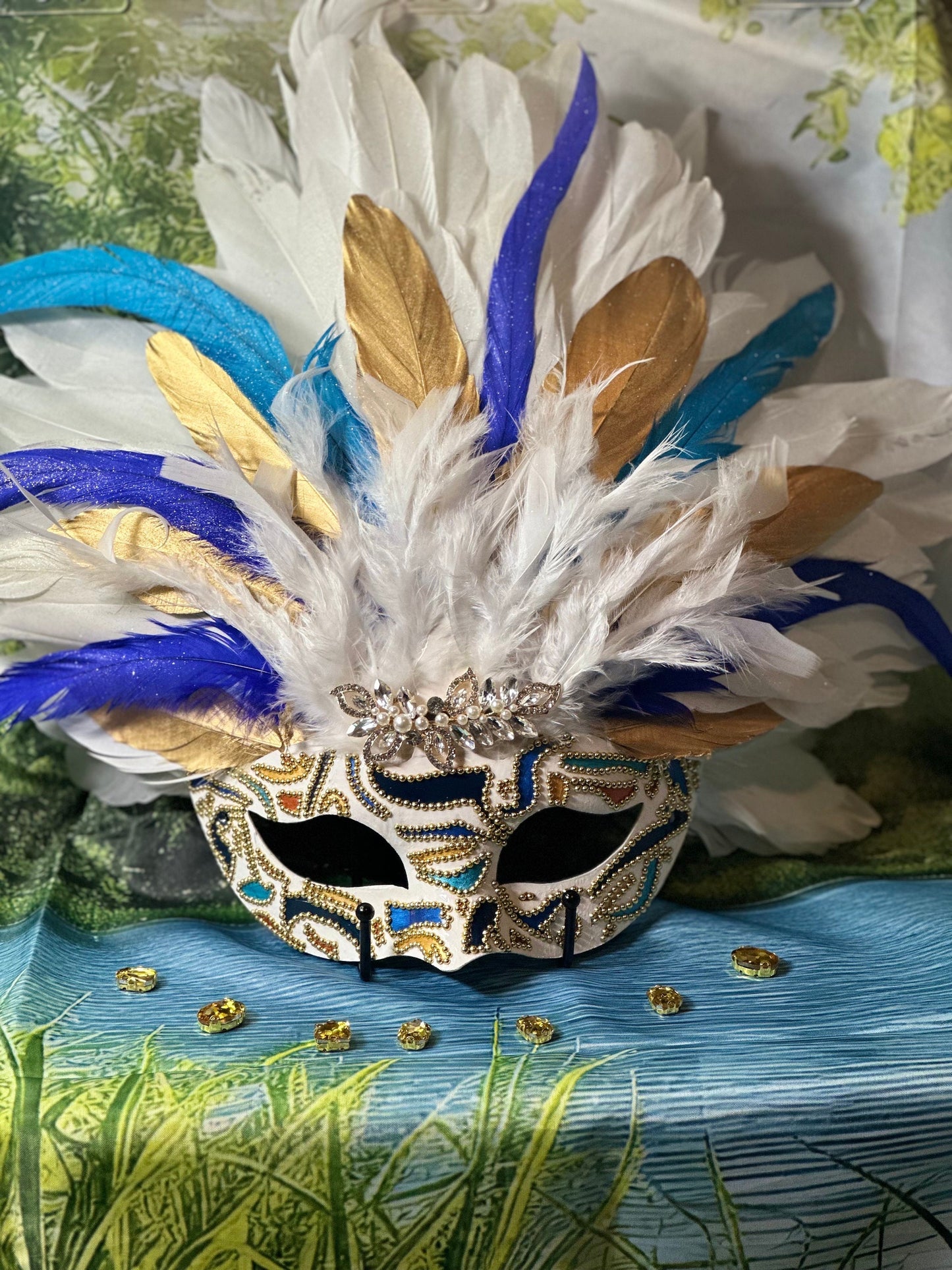 Vegas Style Feather Mask: Home Decor or Masquerade