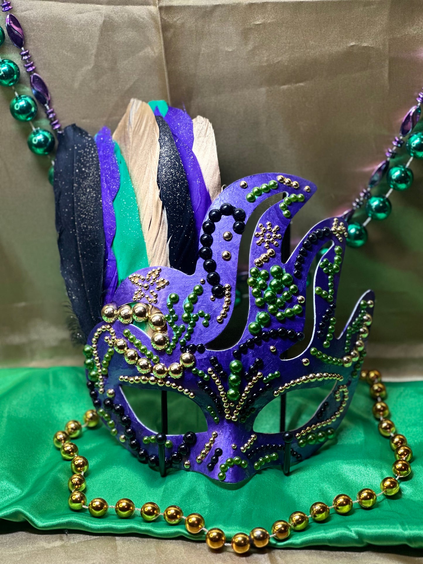 Masquerade mask: Mardi Gras Flowery
