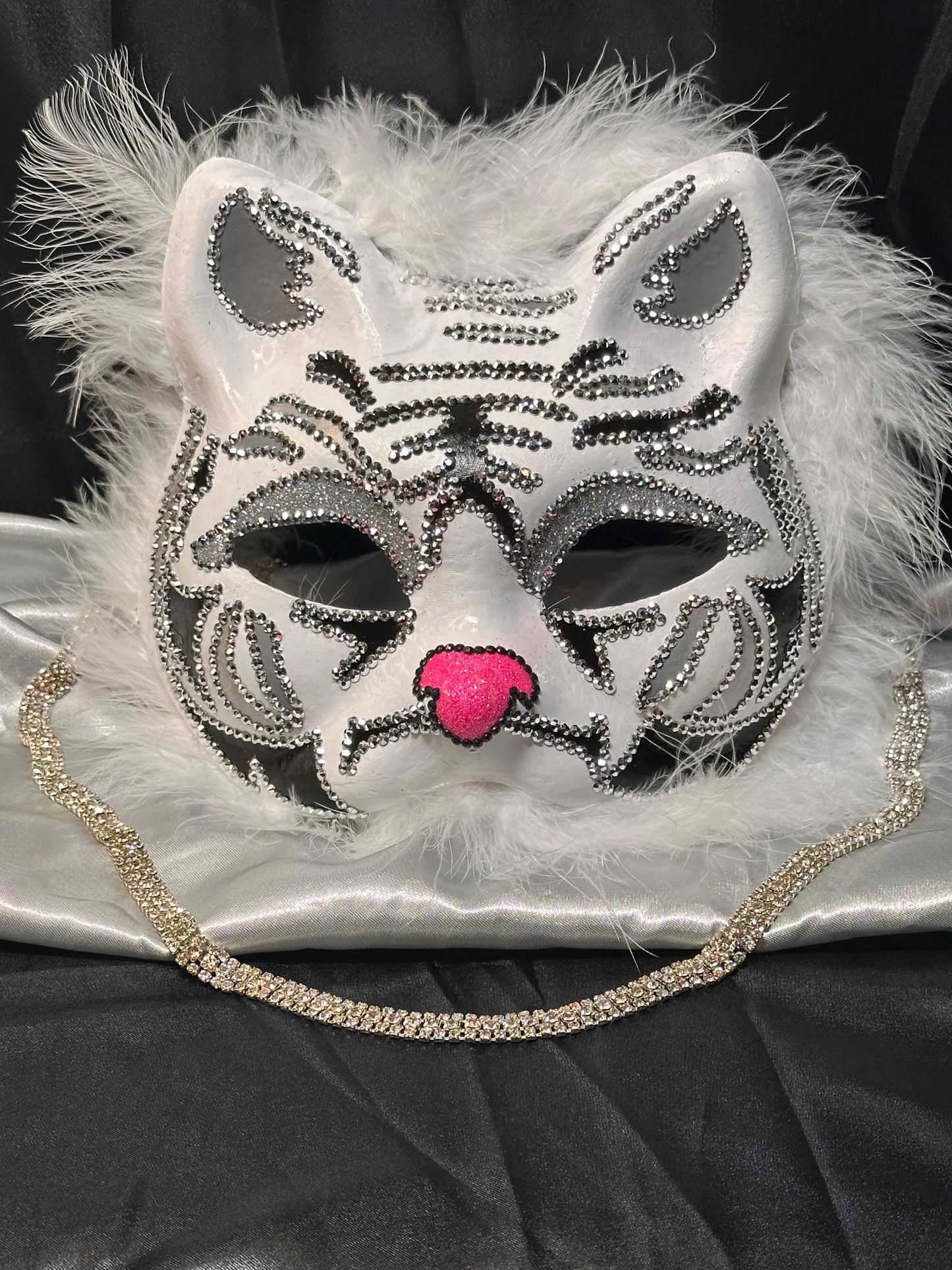 Masquerade mask: Siberian snow tiger
