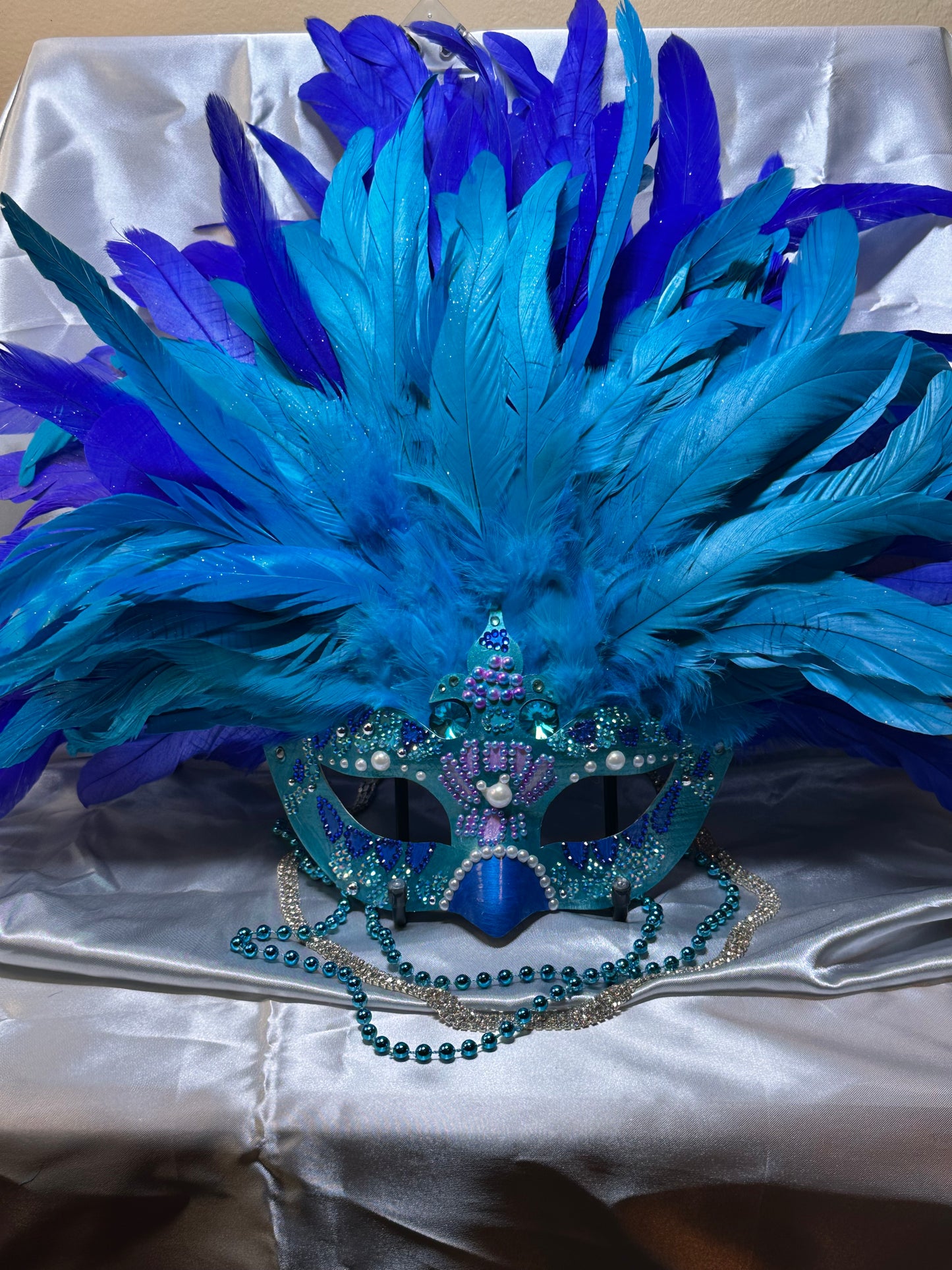 Vegas style masquerade mask