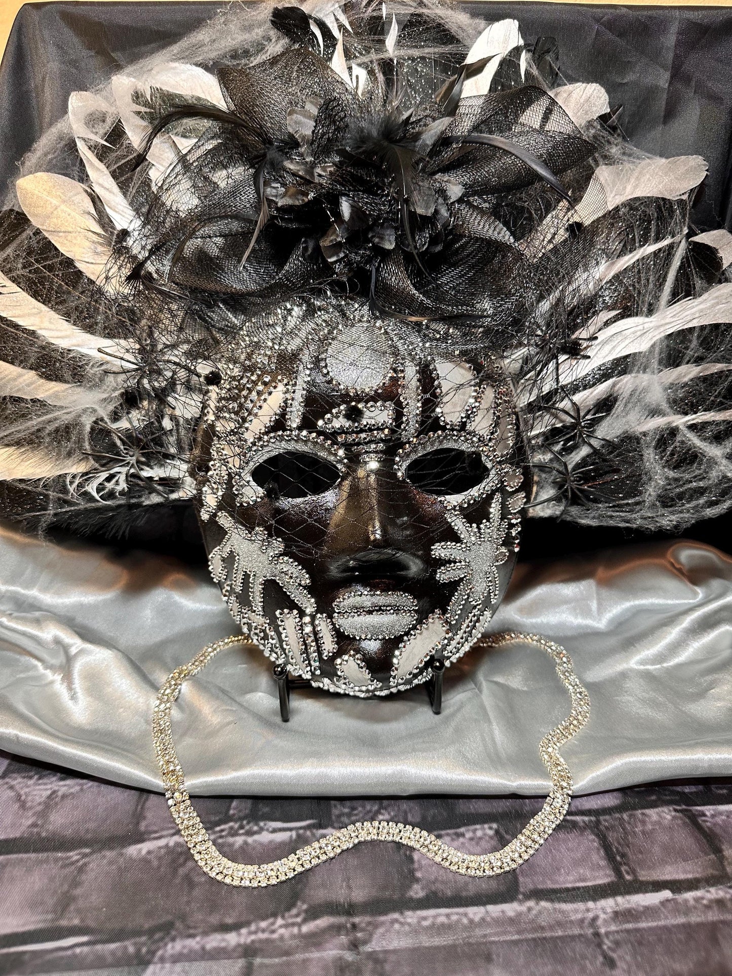 Black Widow Mask: Display Stand, Optional Hat Topper