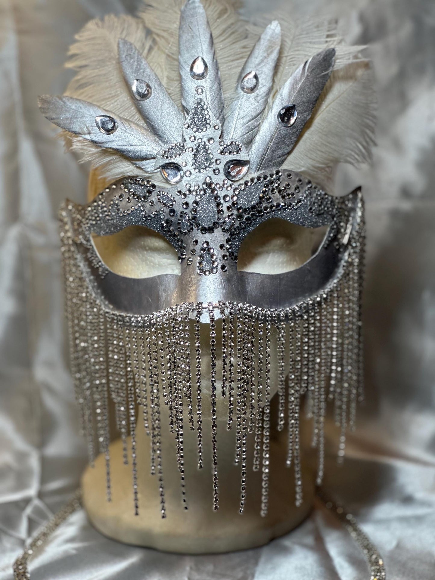 Exquisite Platinum Feather Masquerade Mask: Rhinestone Home Decor