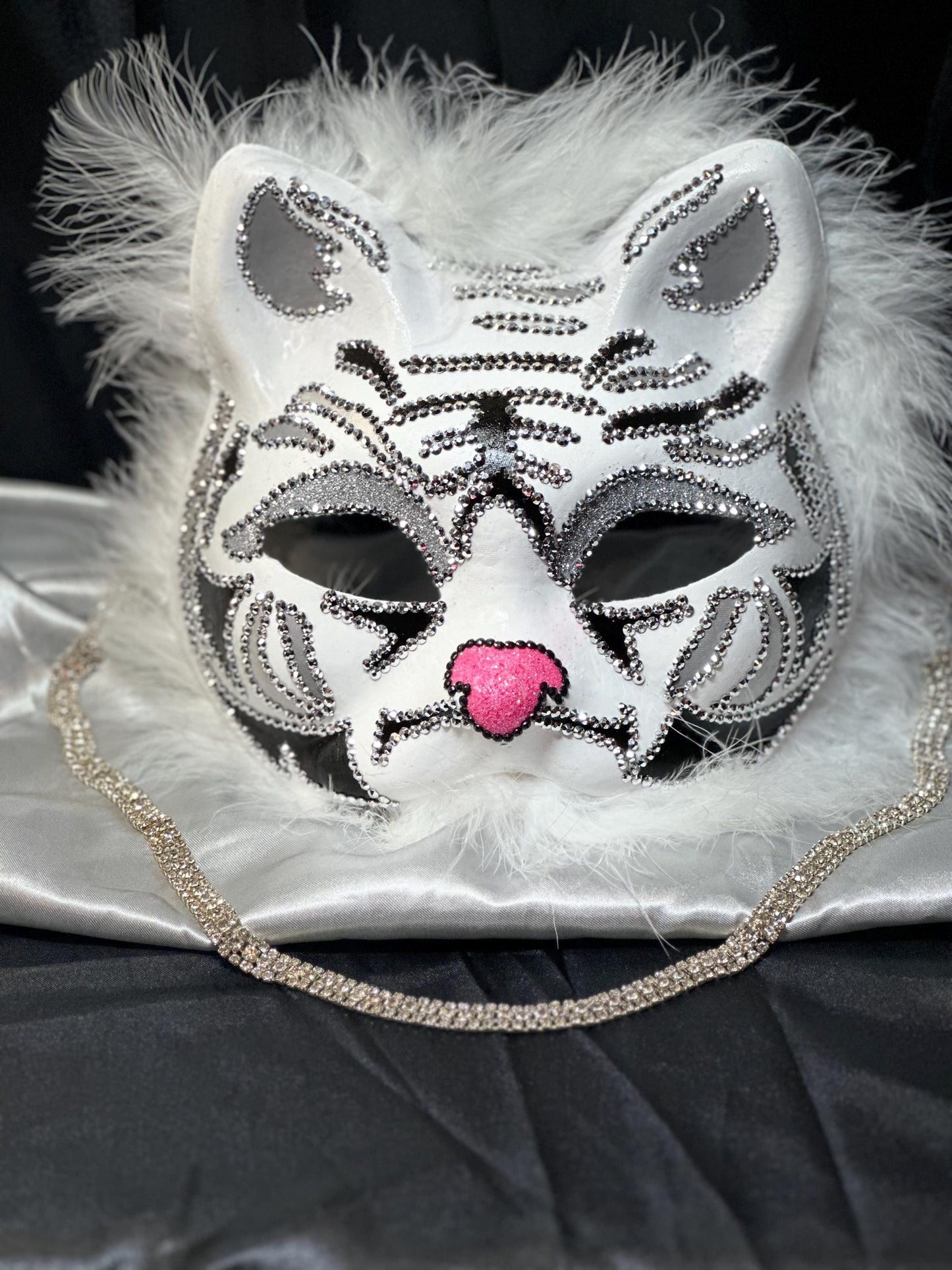 Masquerade mask: Siberian snow tiger