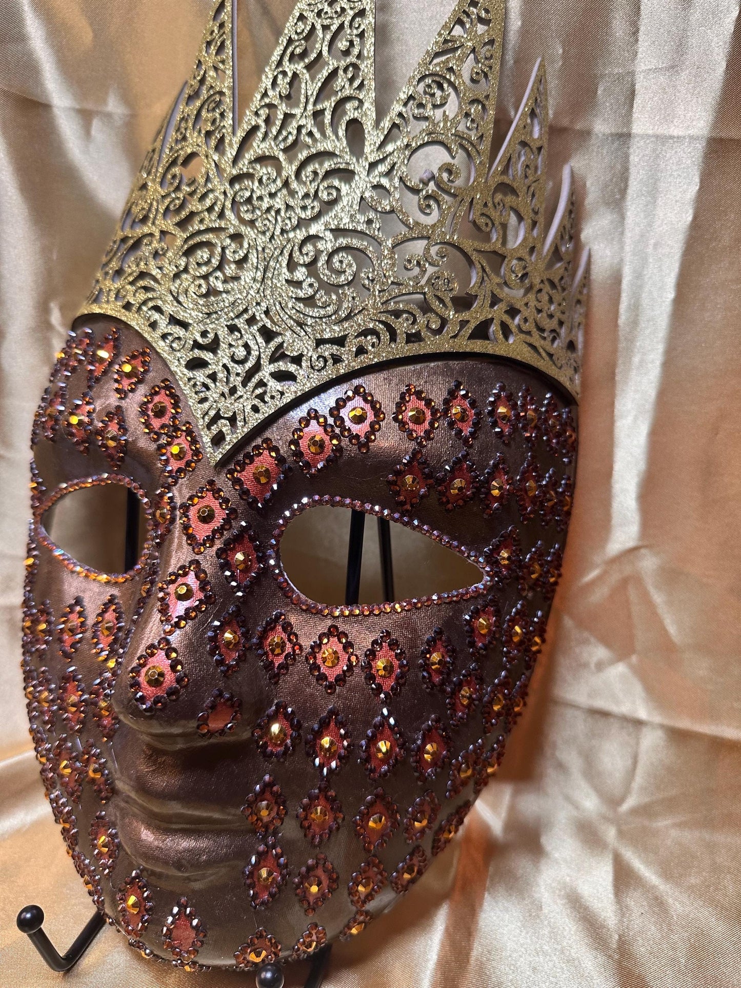 Masquerade pairing mask: The Earthen God