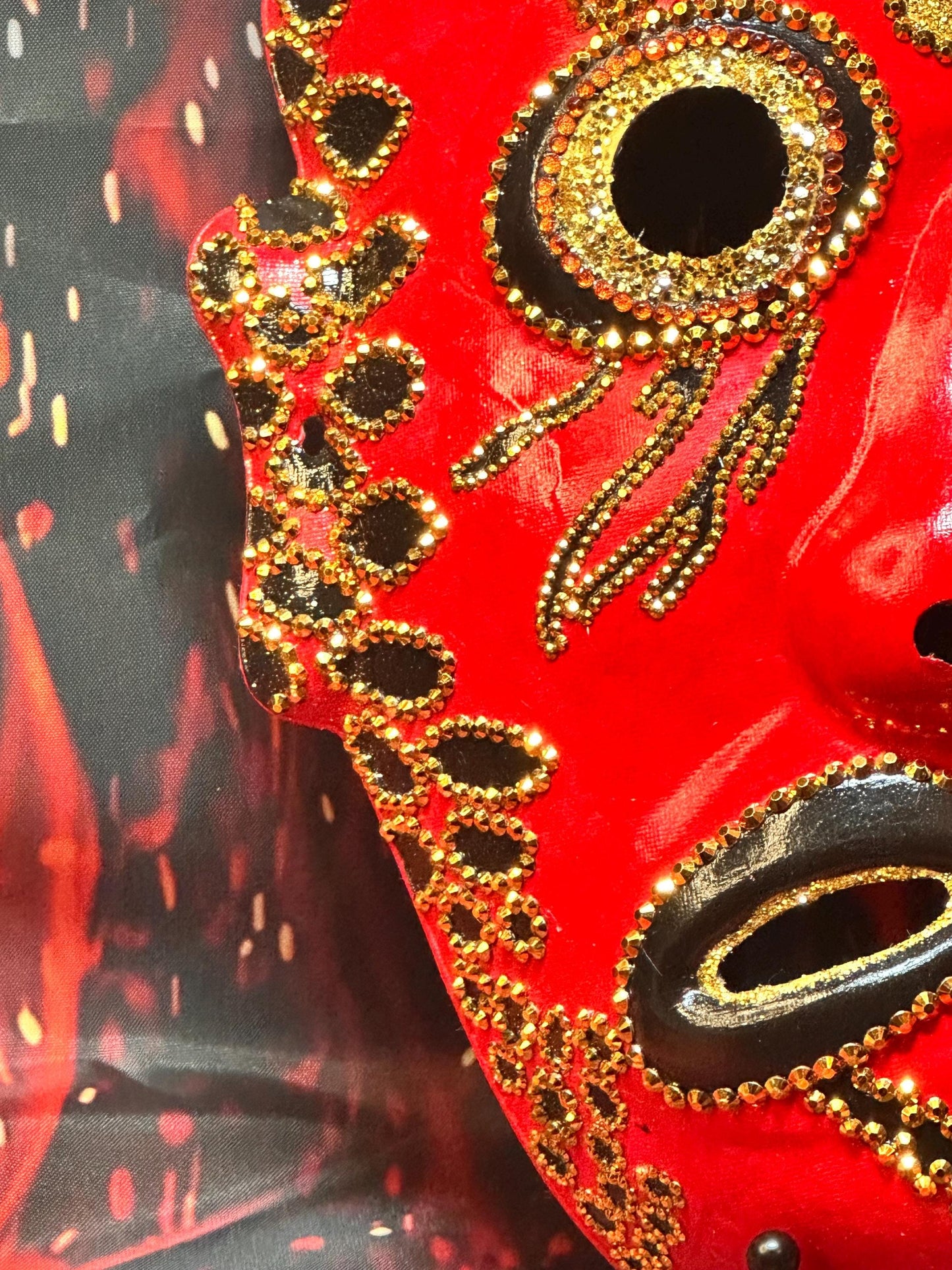 The Devil incarnate Mask: Display Stand Included