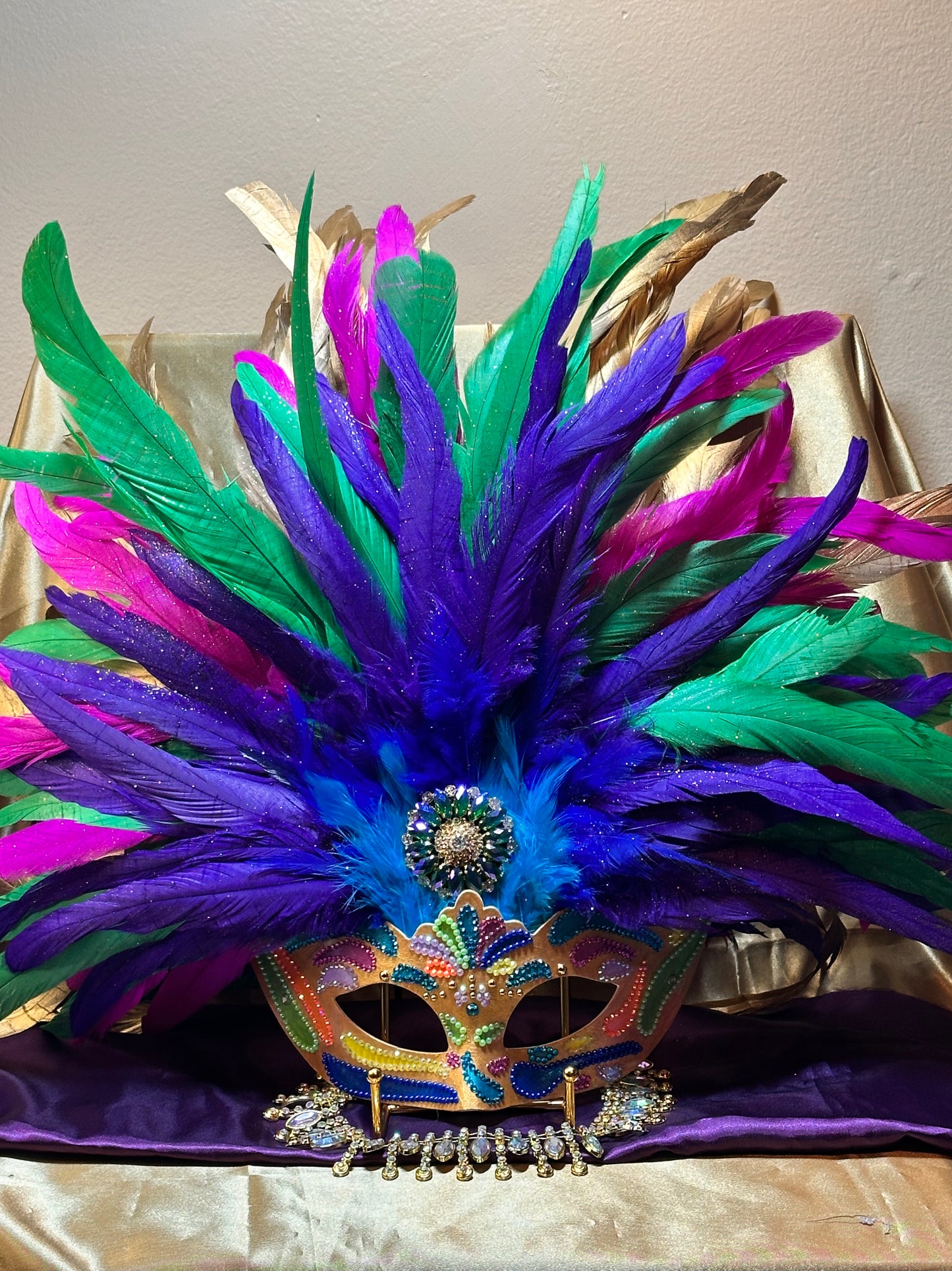 Vegas style mask: A tribute to Bali-wood
