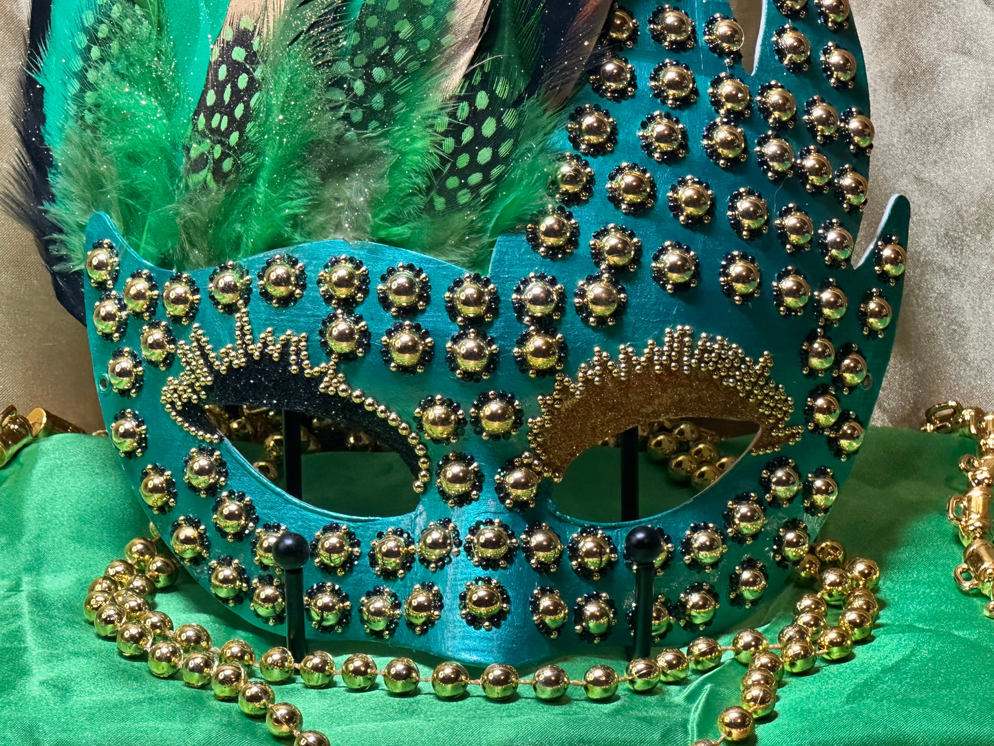 Feathered Mask: Leprechaun’s Gold