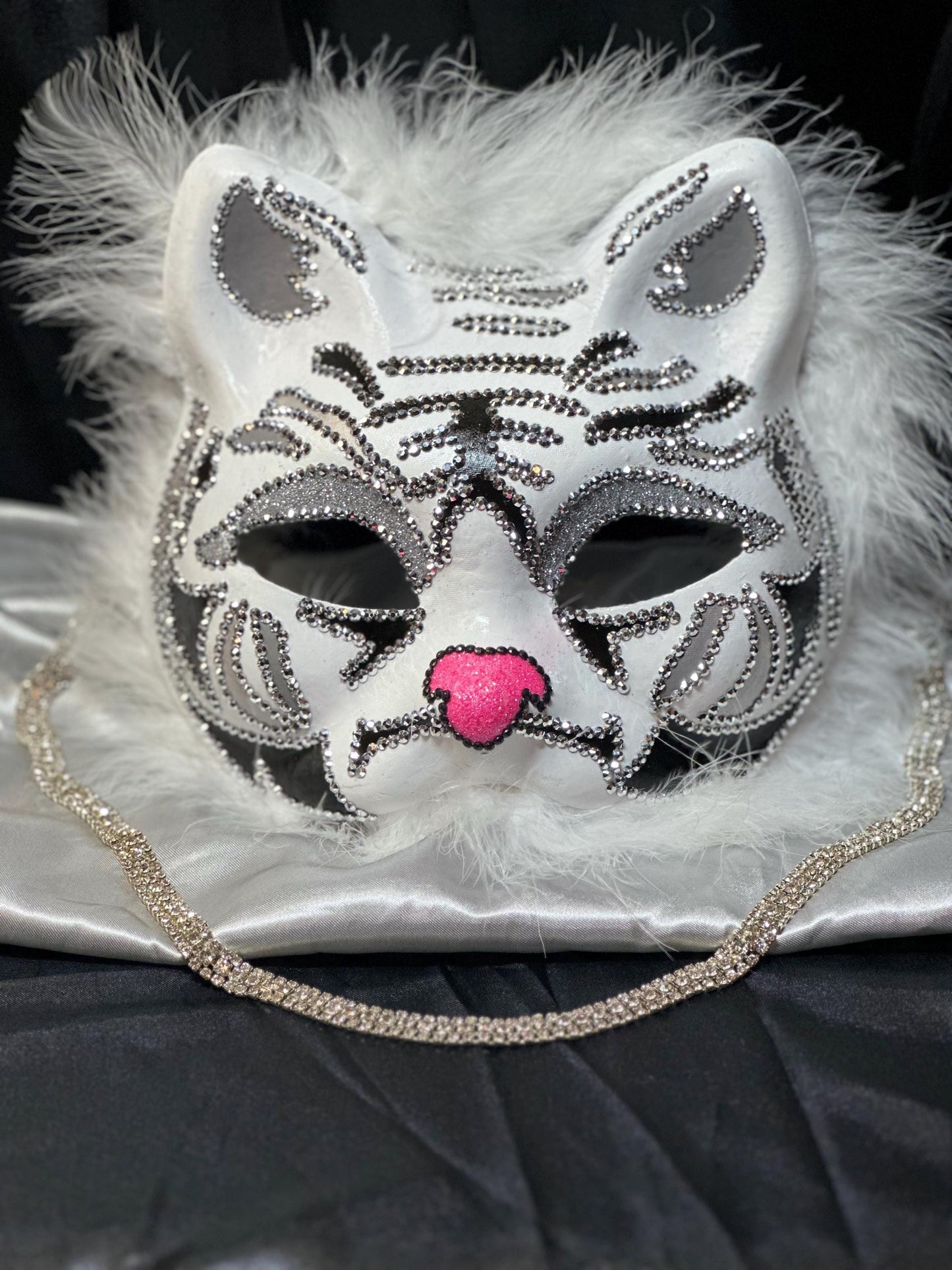 Masquerade mask: Siberian snow tiger