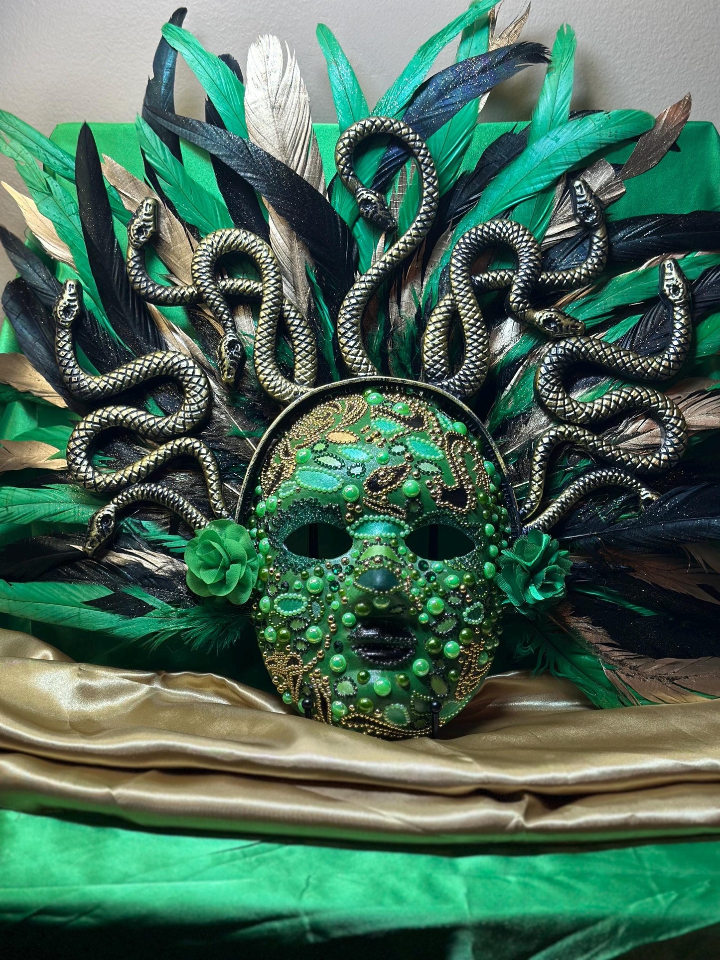 Medusa Mask: Display Stand Included