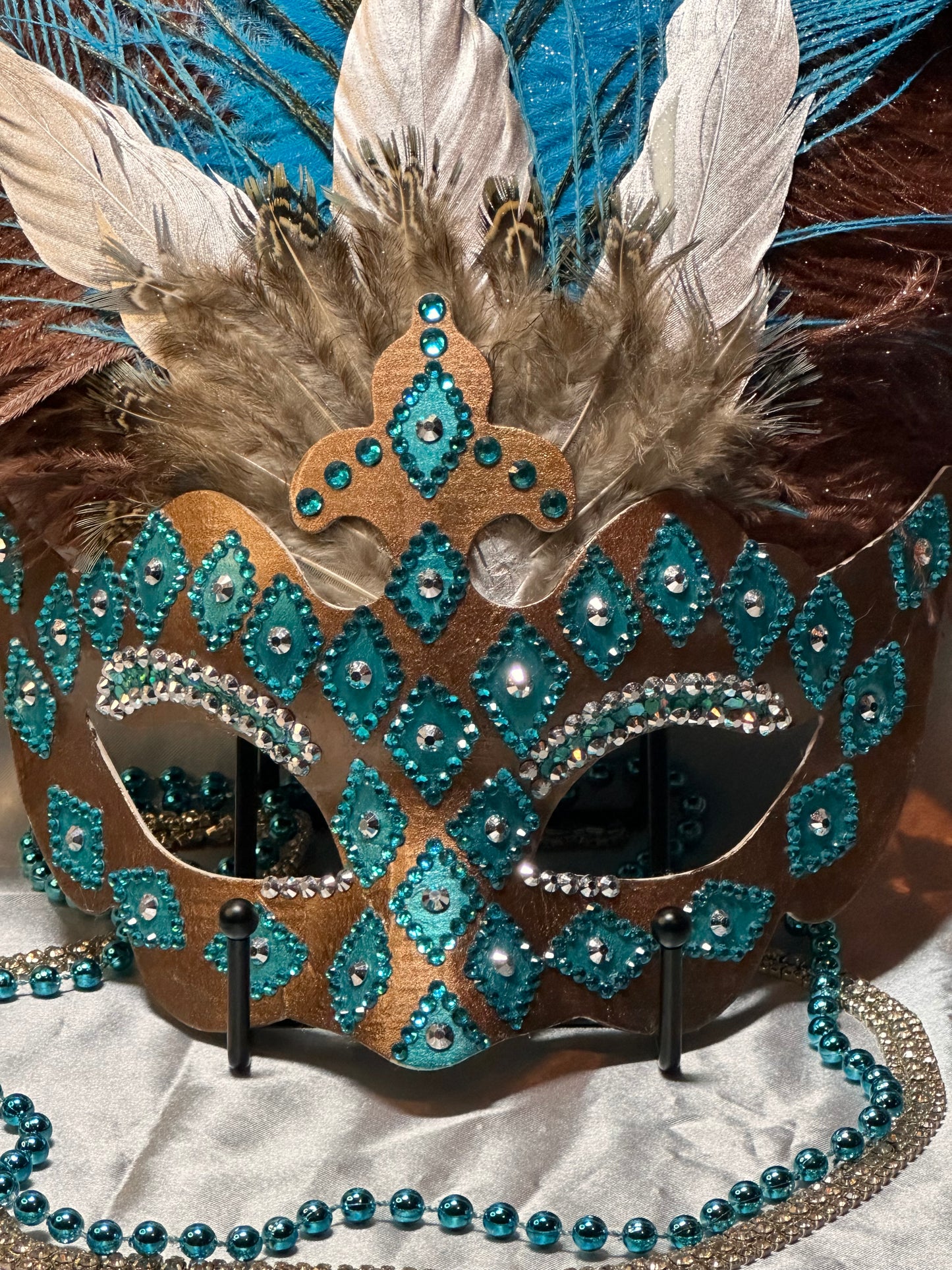 Feathered Masquerade Mask: Turquoise Espresso