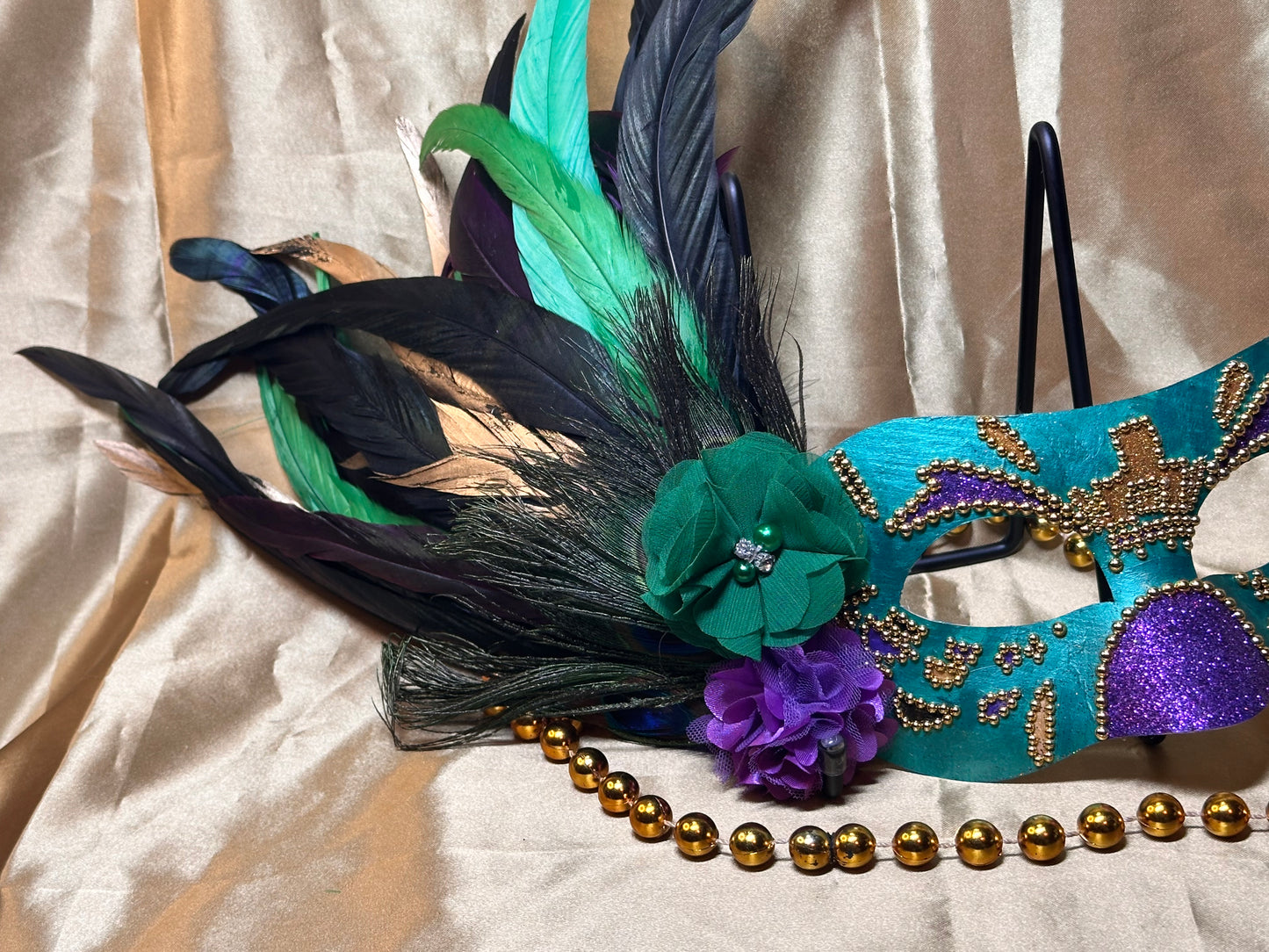 Masquerade mask: Mardi Gras Frenzy