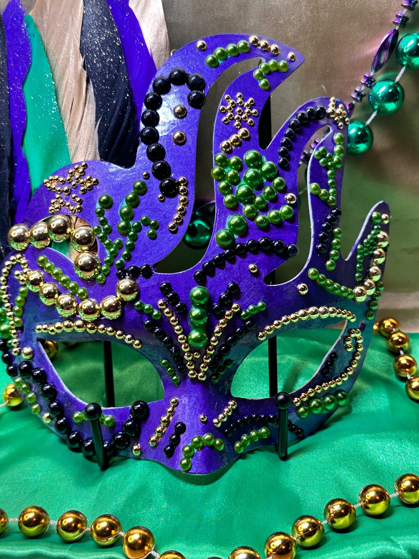 Masquerade mask: Mardi Gras Flowery