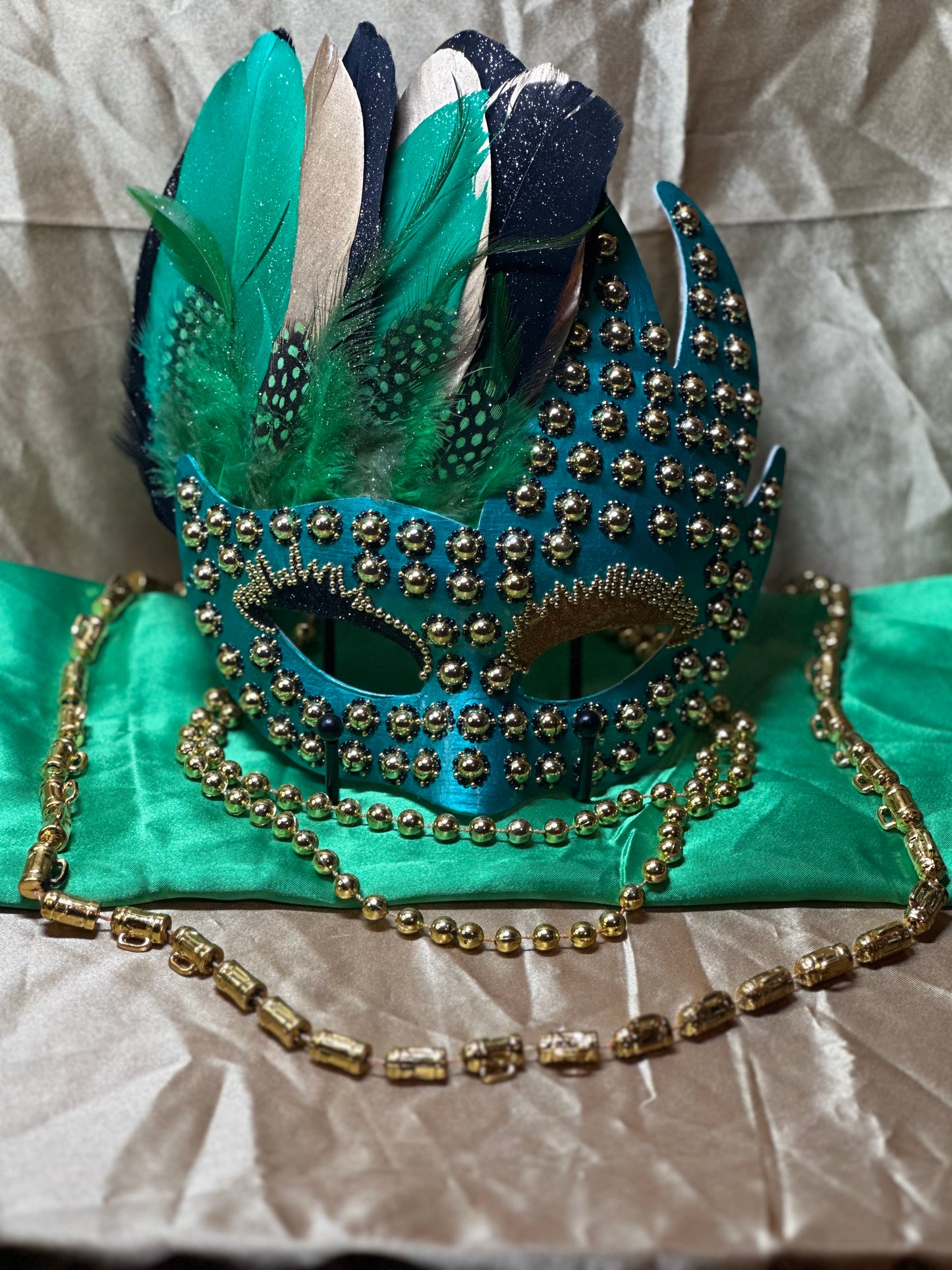 Feathered Mask: Leprechaun’s Gold