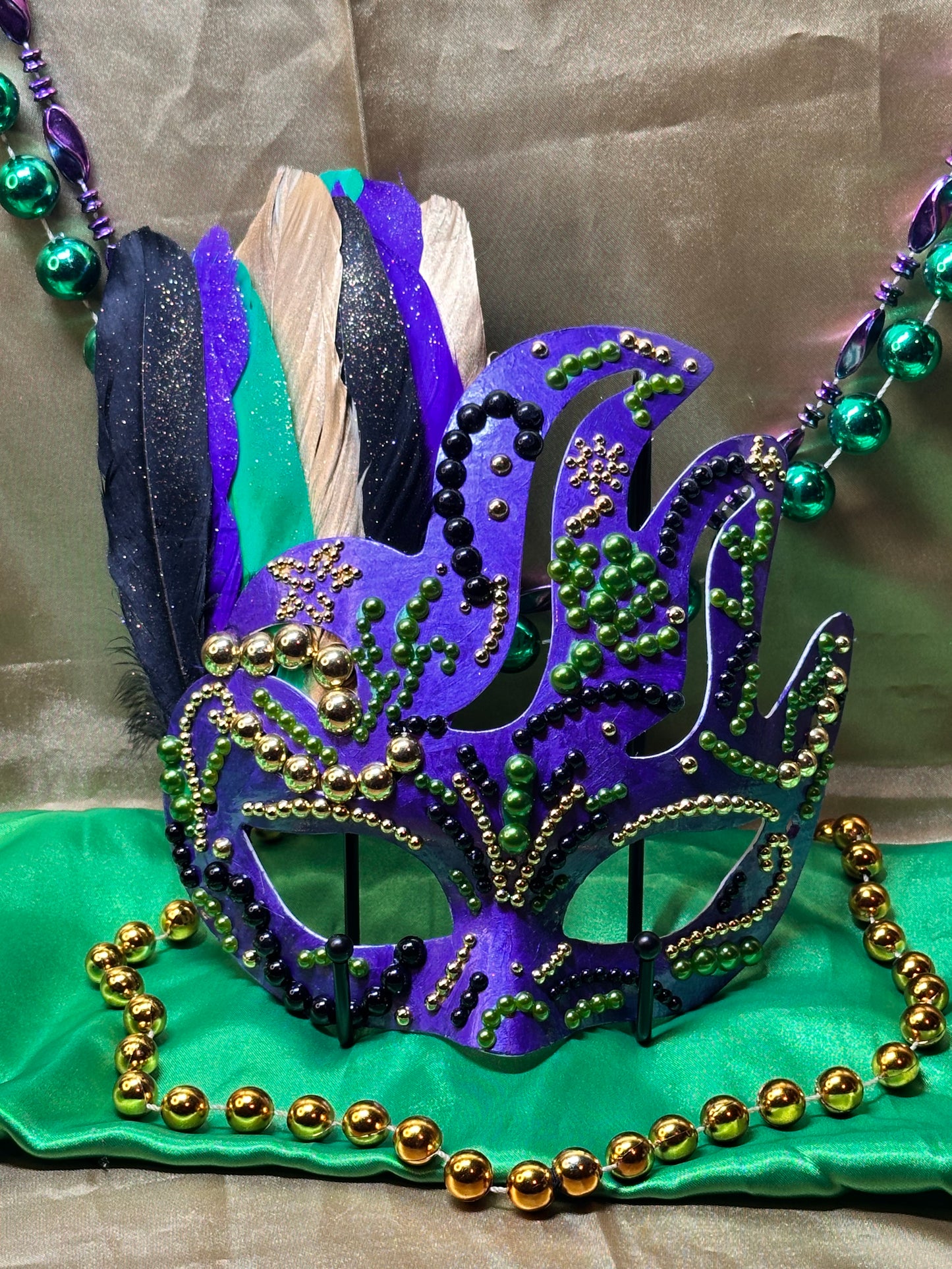 Masquerade mask: Mardi Gras Flowery