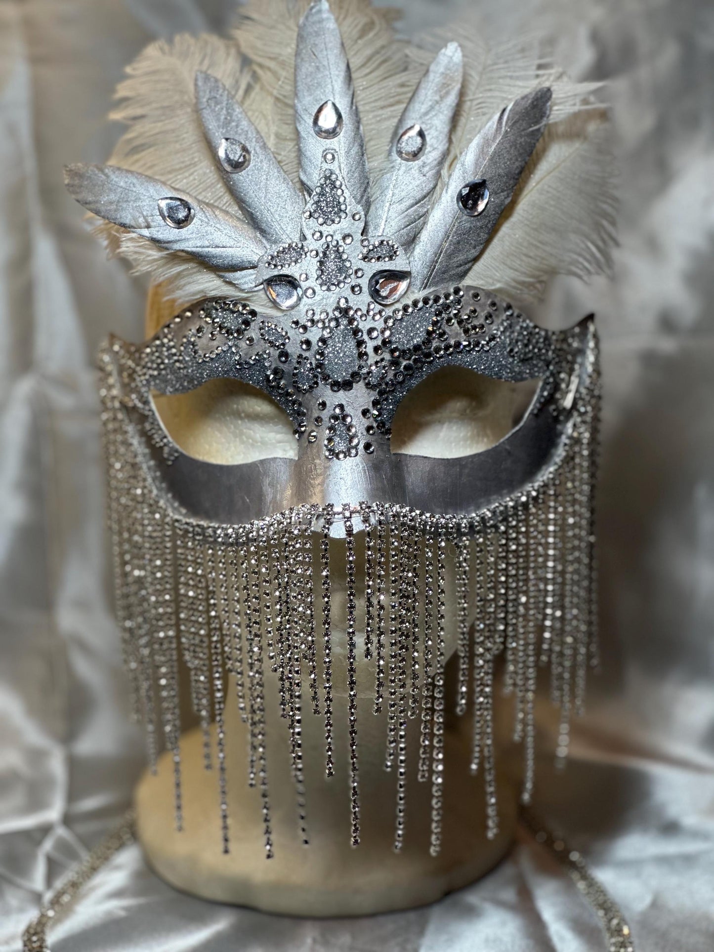 Exquisite Platinum Feather Masquerade Mask: Rhinestone Home Decor