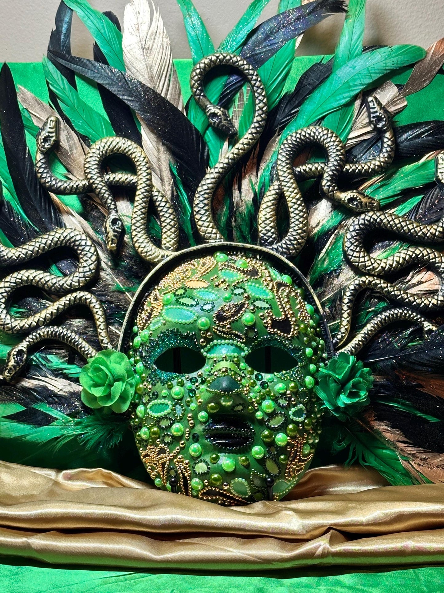 Medusa Mask: Display Stand Included