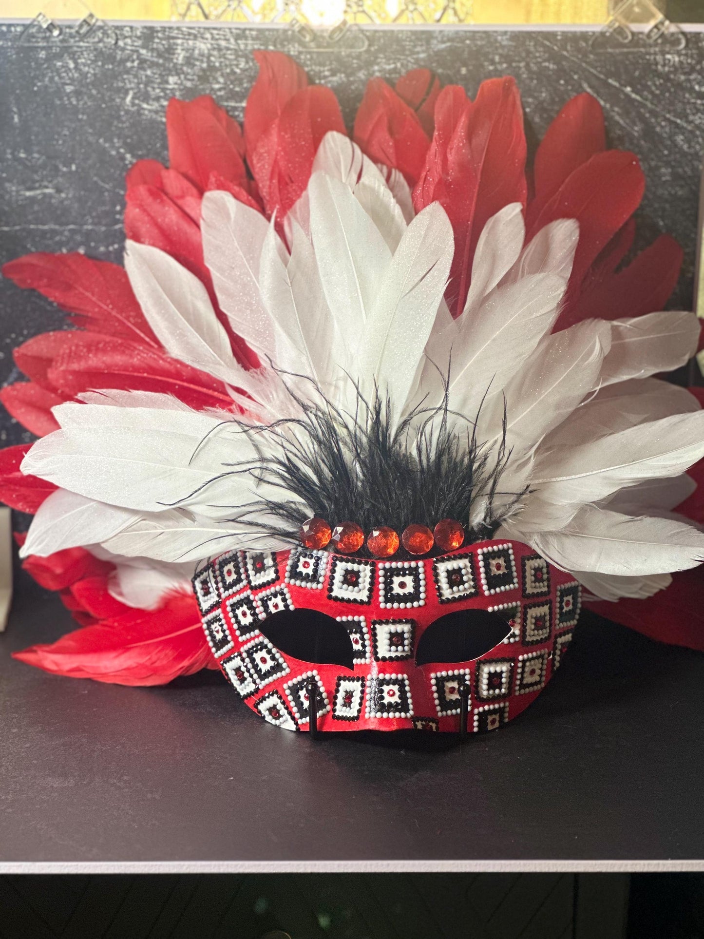 Vegas Style Feather Mask: Checkmate