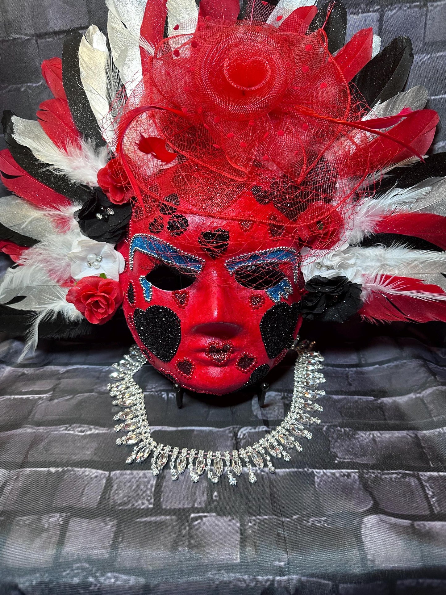 The Red Queen  (Alice in wonderland series)