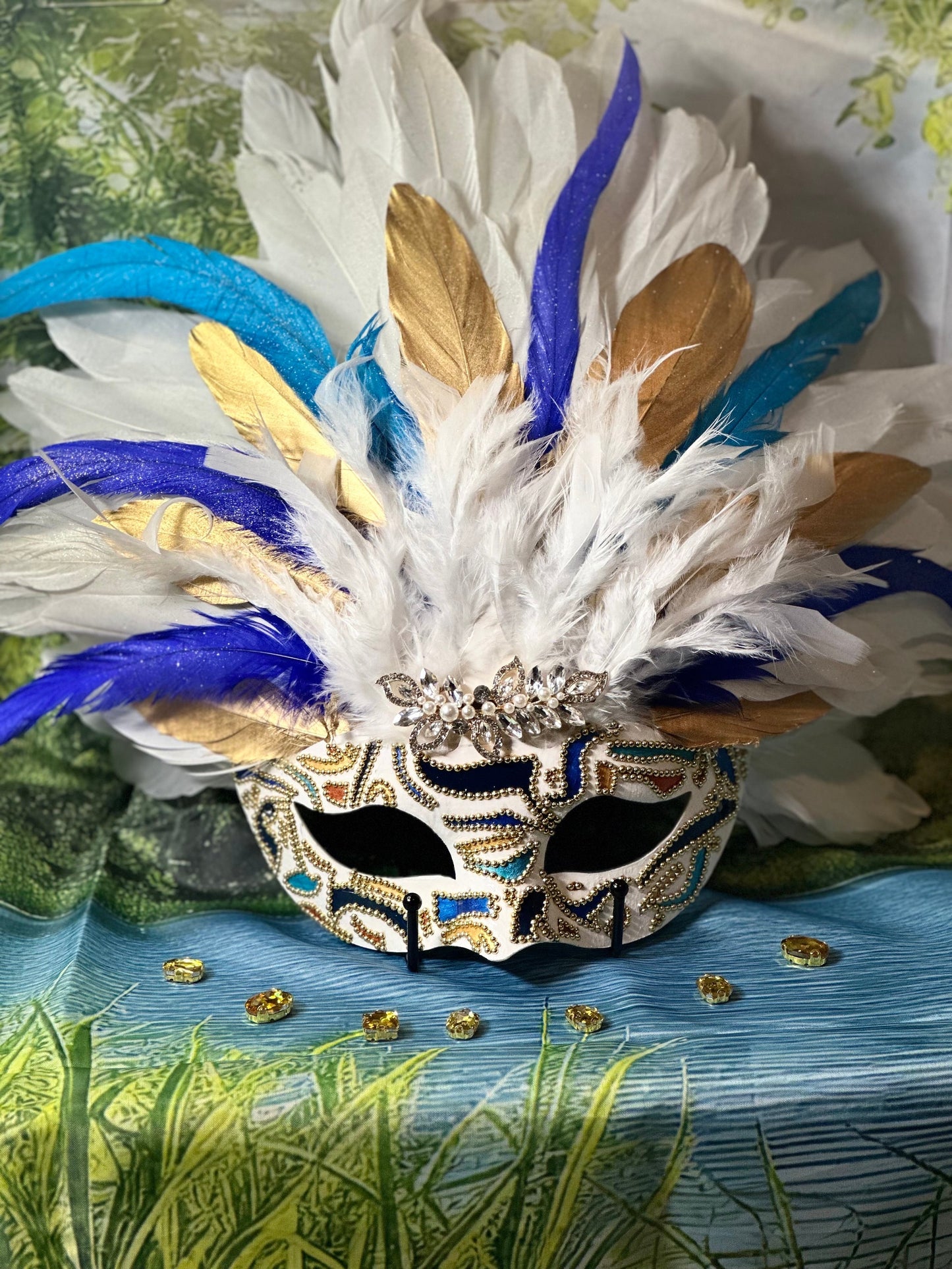 Vegas Style Feather Mask: Home Decor or Masquerade