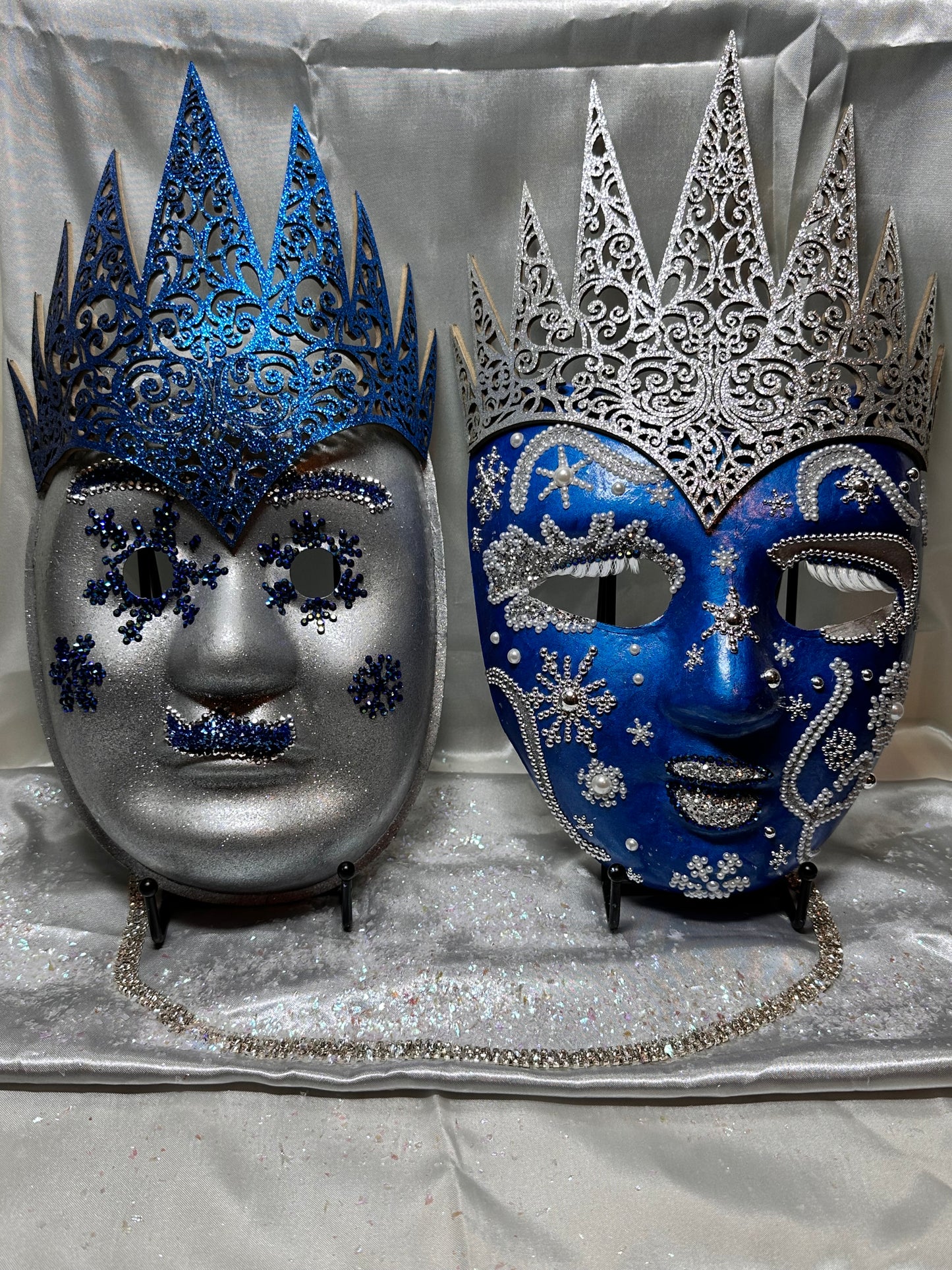Pairing masquerade masks: The king & Queen of the north