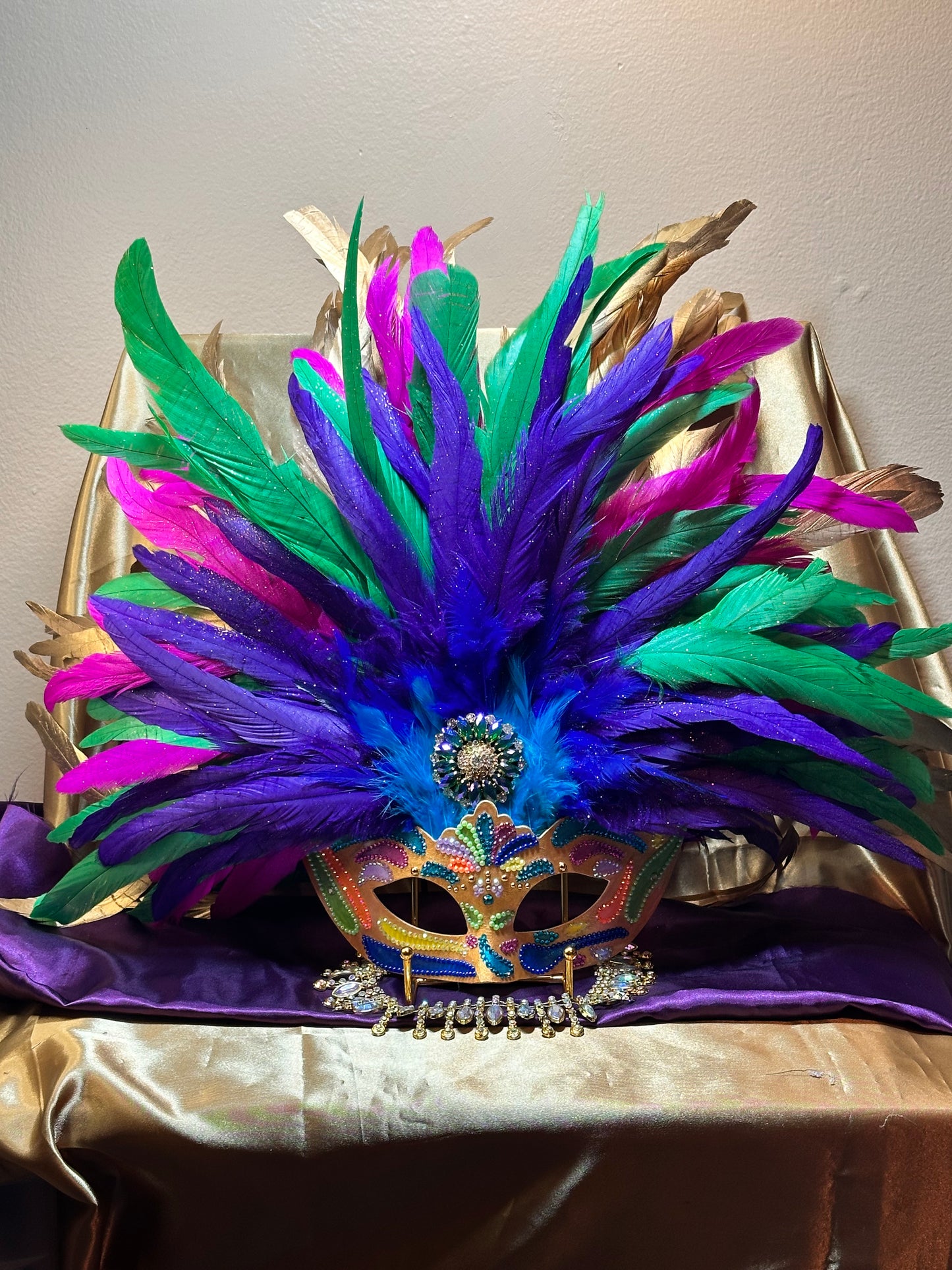 Vegas style mask: A tribute to Bali-wood