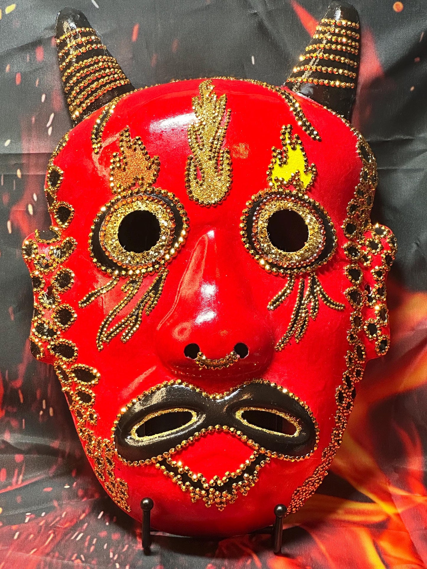 The Devil incarnate Mask: Display Stand Included