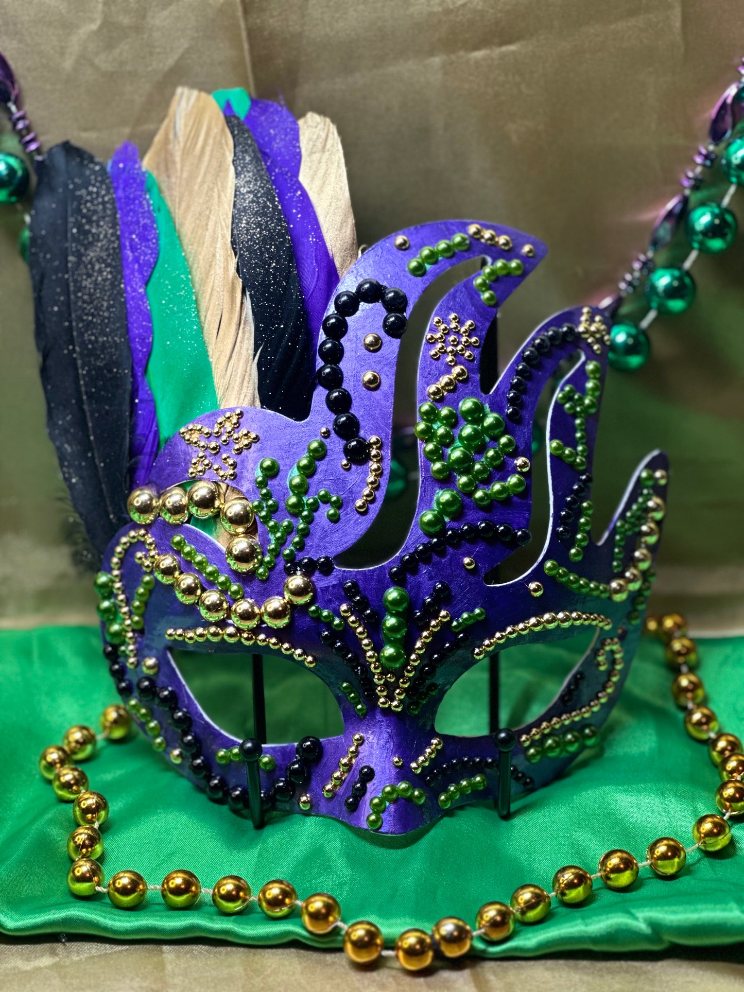 Masquerade mask: Mardi Gras Flowery