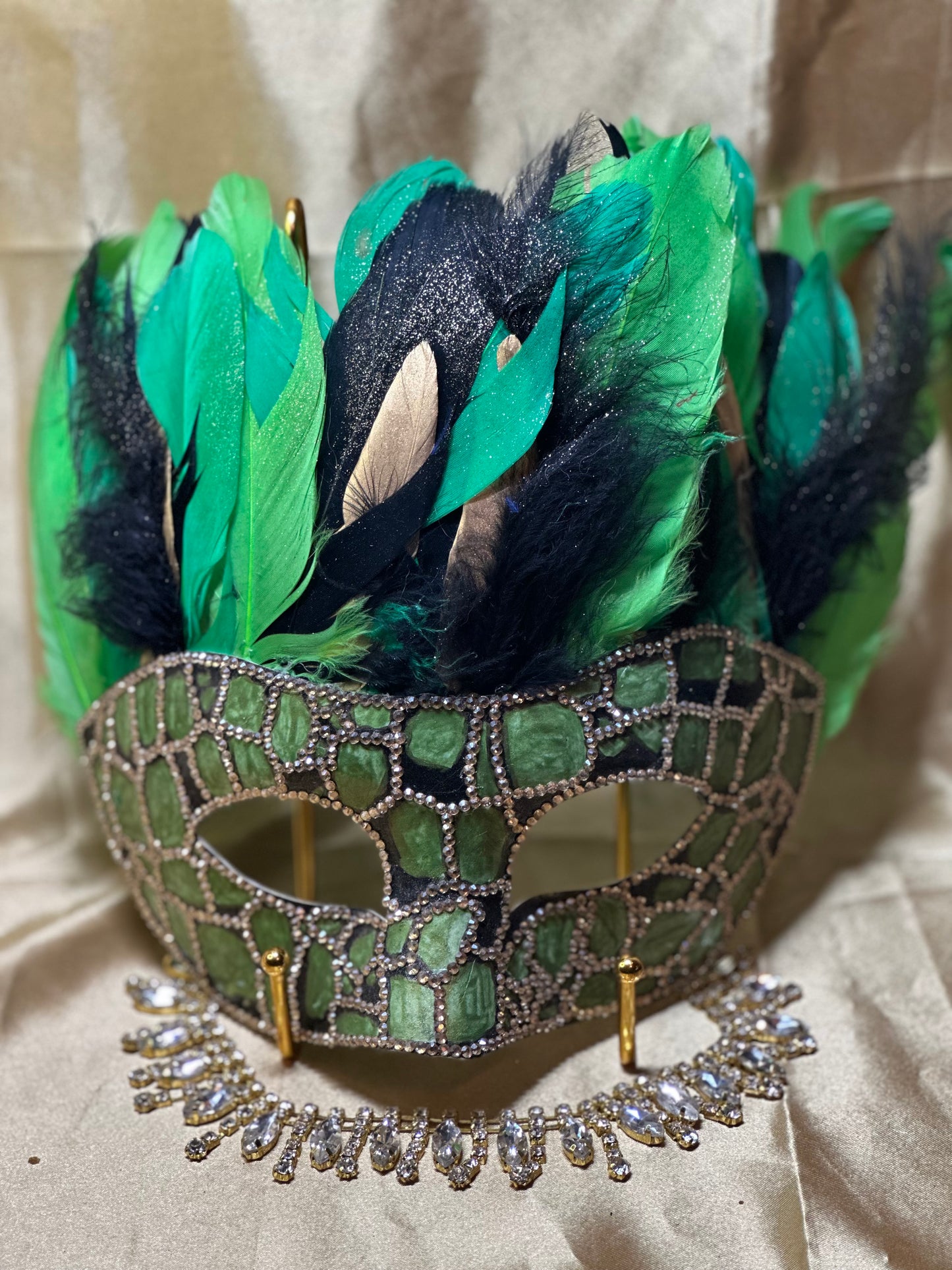 Feathered Mask: The Reptile