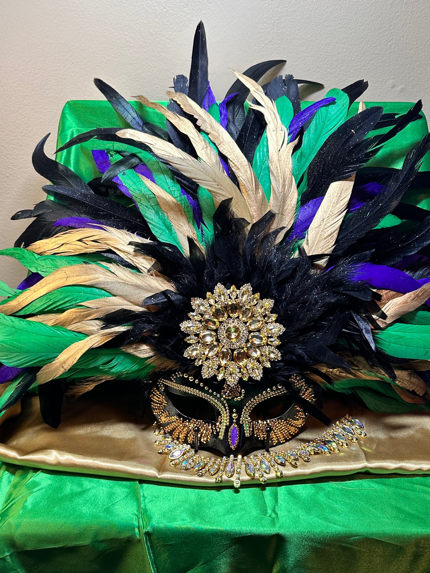 Vegas style masquerade mask: Mardi Gras Glam