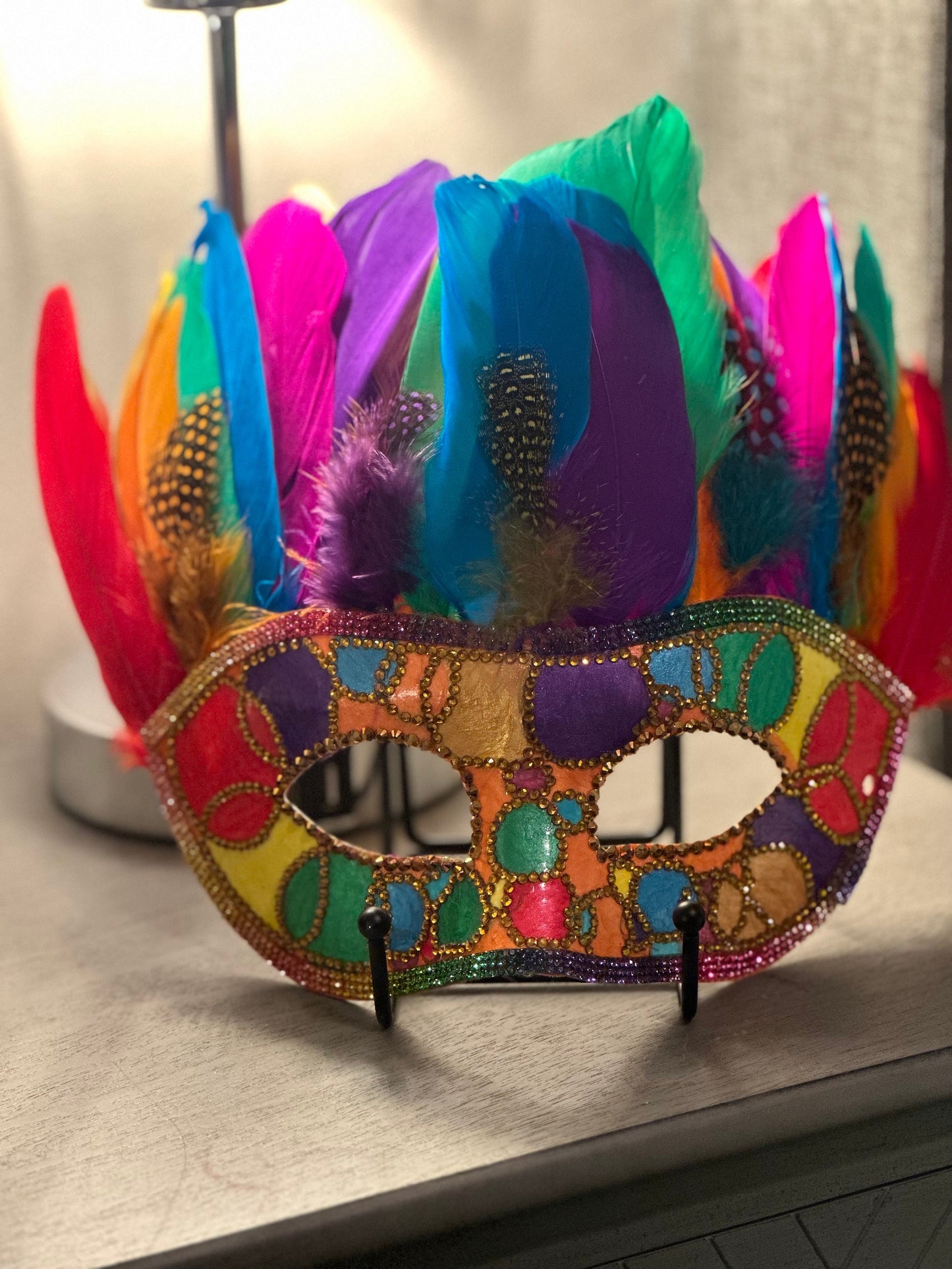 Feathered Masquerade Mask: Living colors