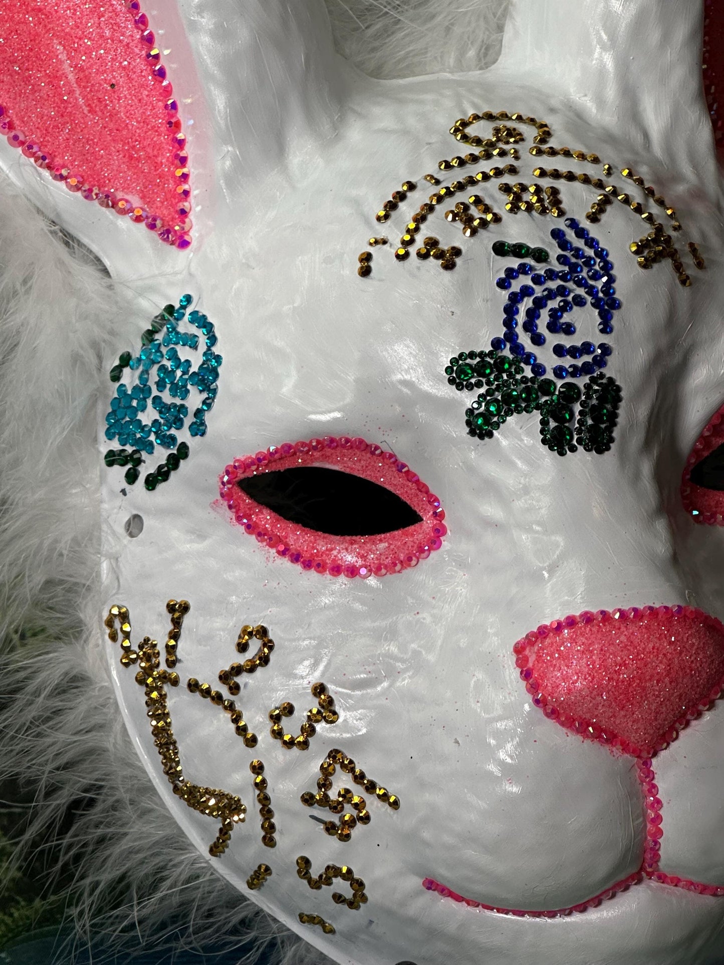 The white rabbit (Alice in wonderland series)