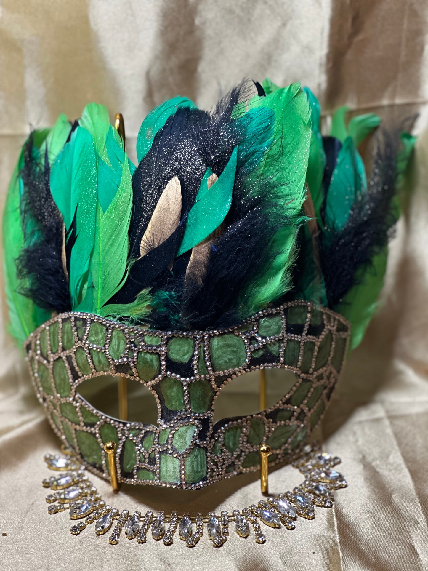 Feathered Mask: The Reptile