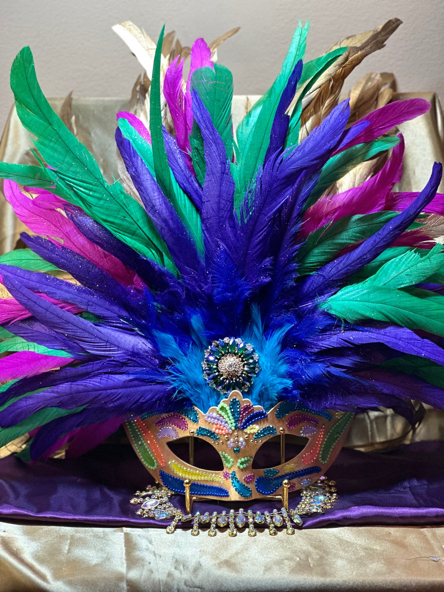 Vegas style mask: A tribute to Bali-wood