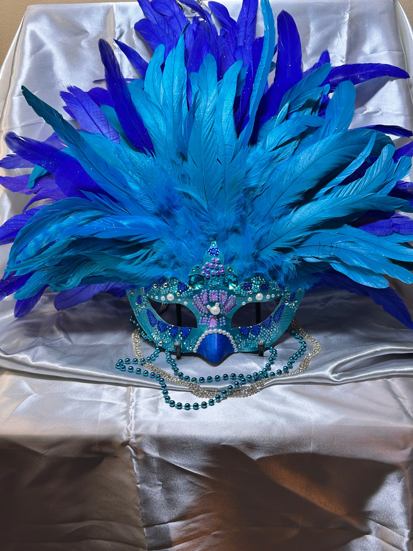 Vegas style masquerade mask