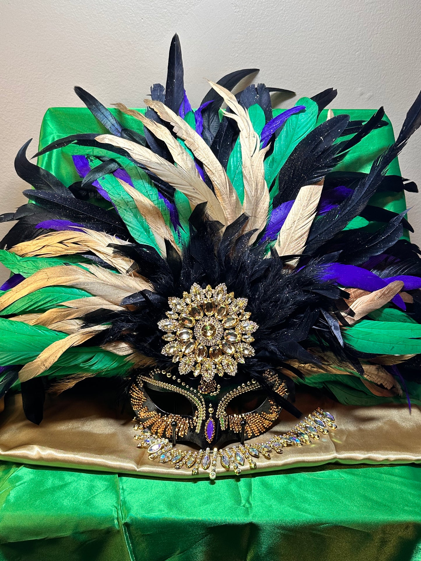 Vegas style masquerade mask: Mardi Gras Glam