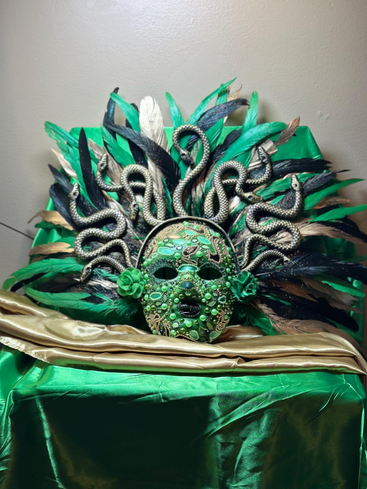 Medusa Mask: Display Stand Included