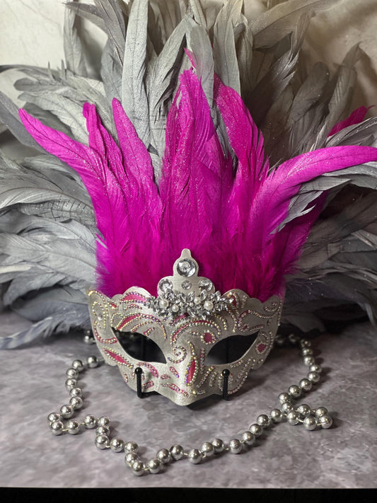 Vegas Style Feather Mask: Fantasia
