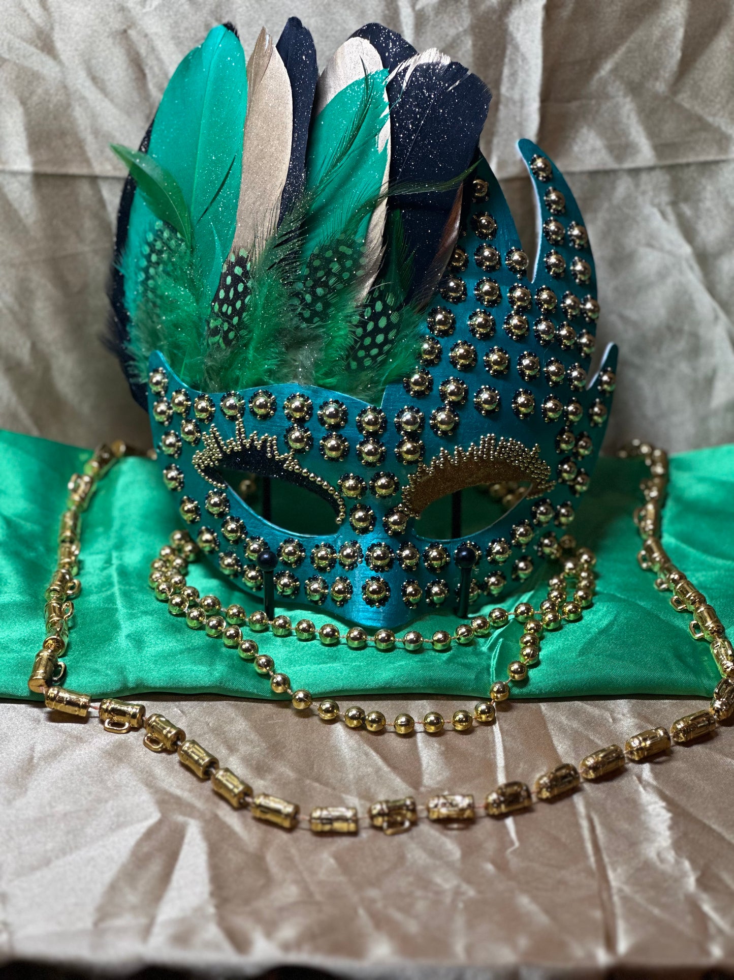Feathered Mask: Leprechaun’s Gold