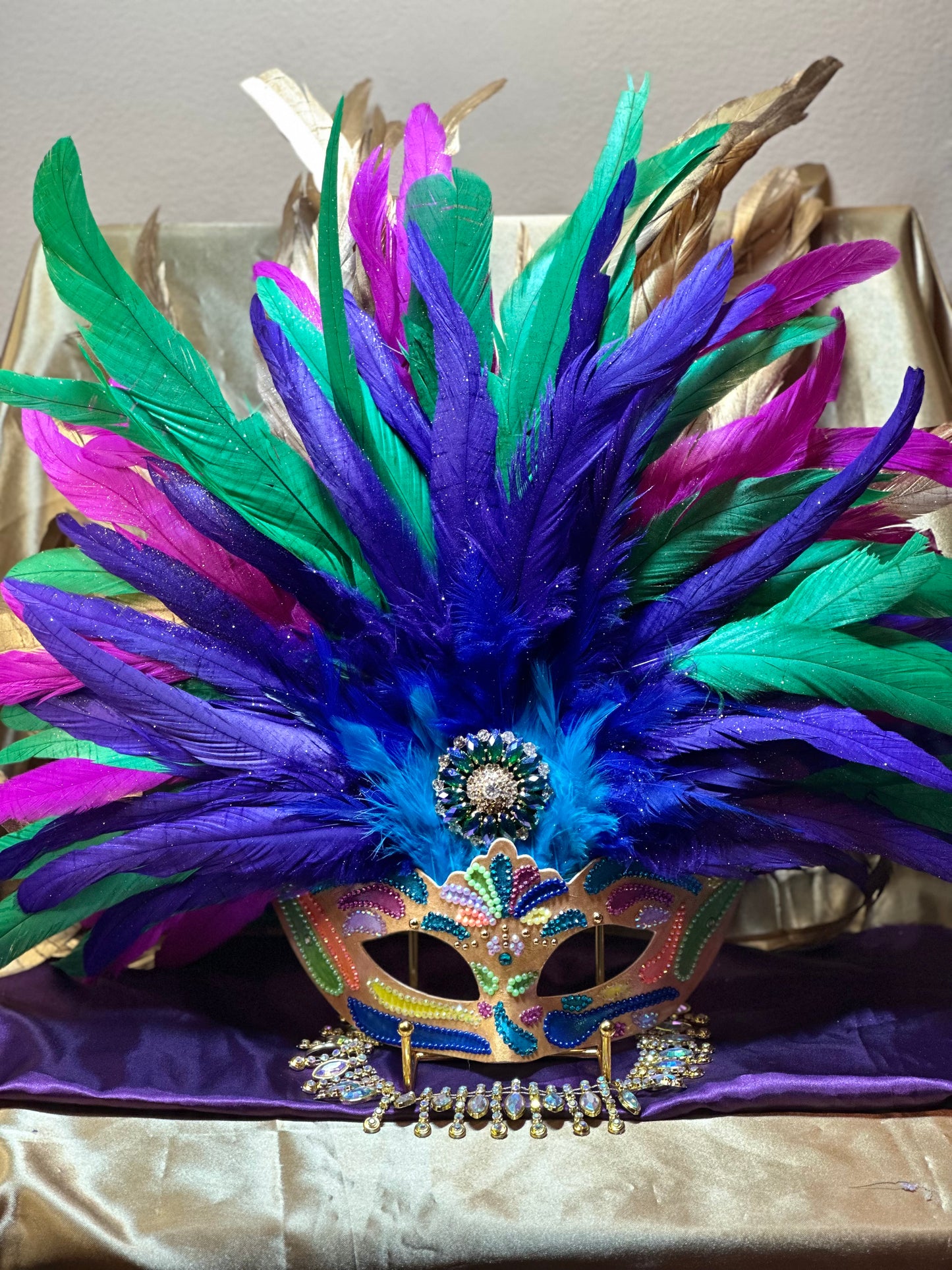 Vegas style mask: A tribute to Bali-wood