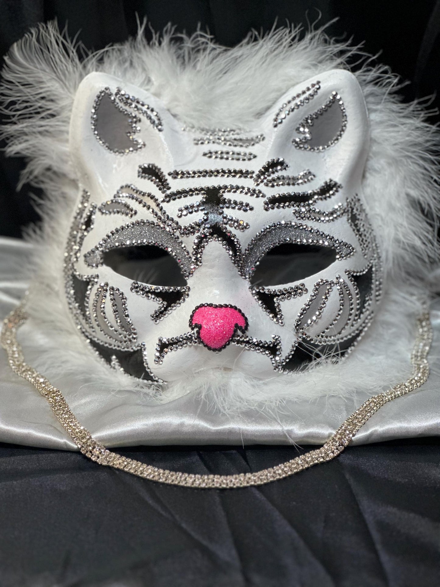 Masquerade mask: Siberian snow tiger