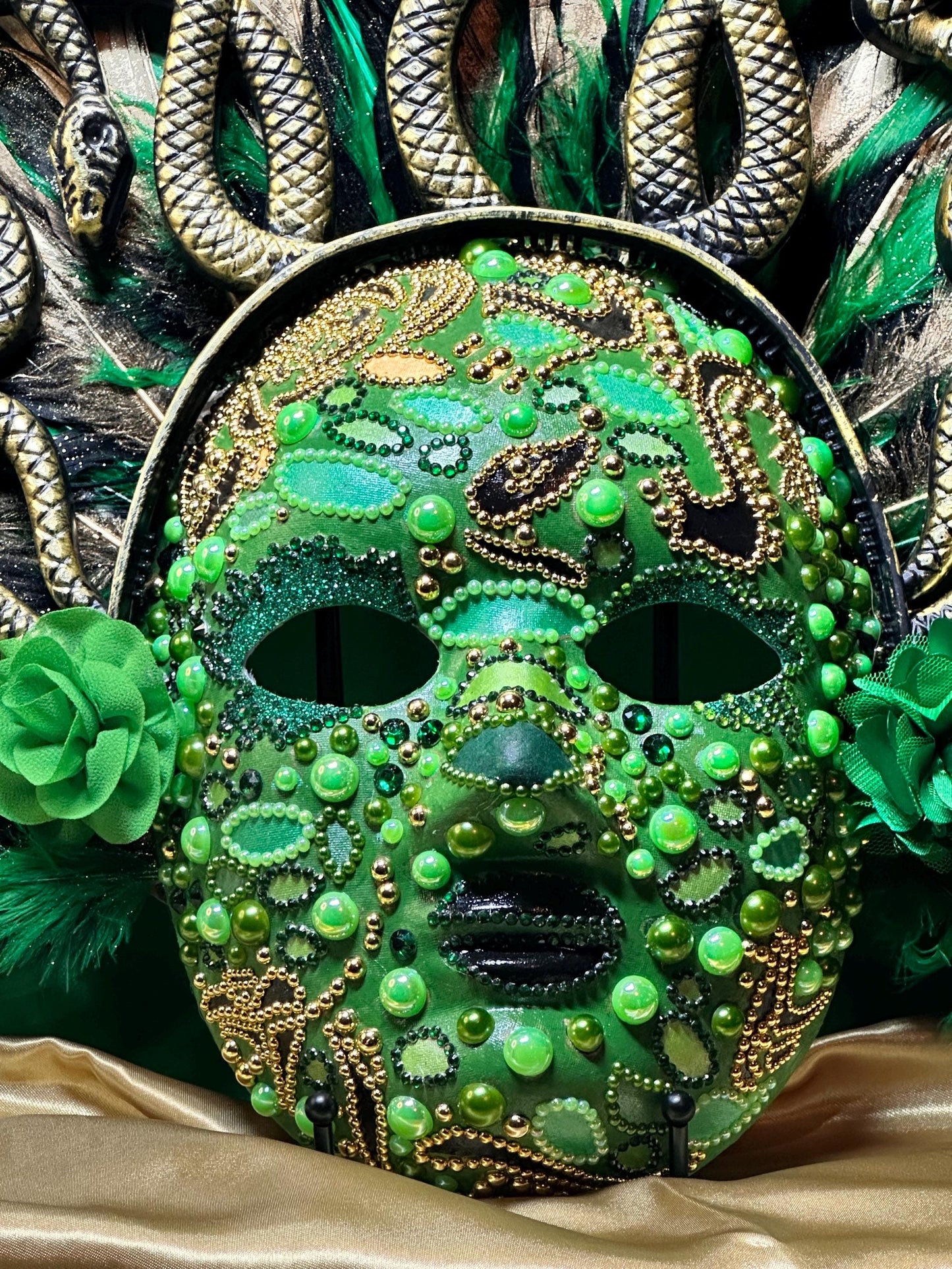 Medusa Mask: Display Stand Included