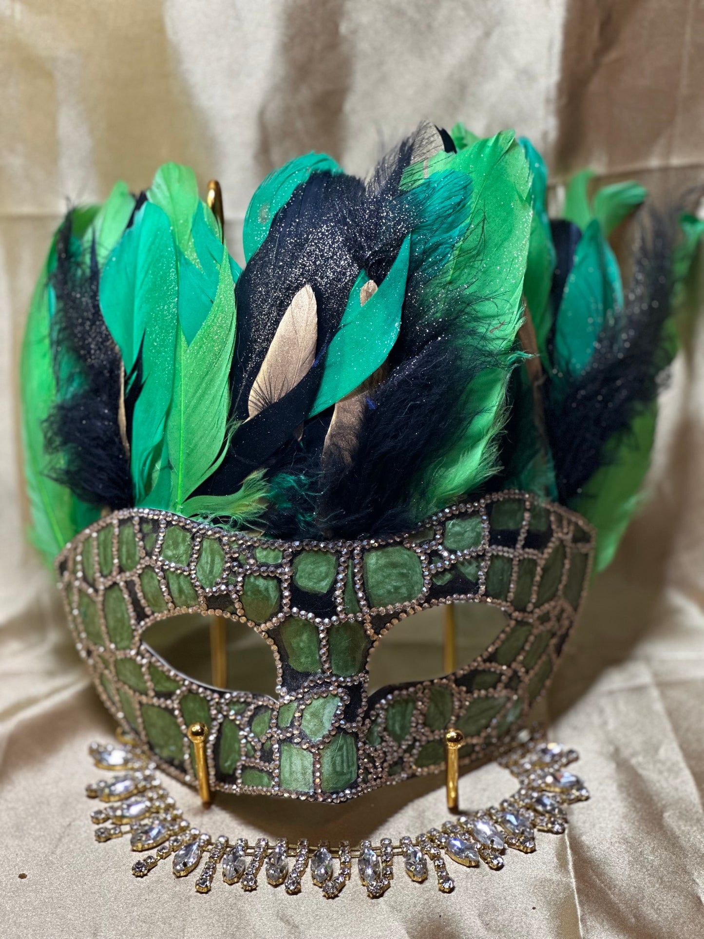 Feathered Mask: The Reptile