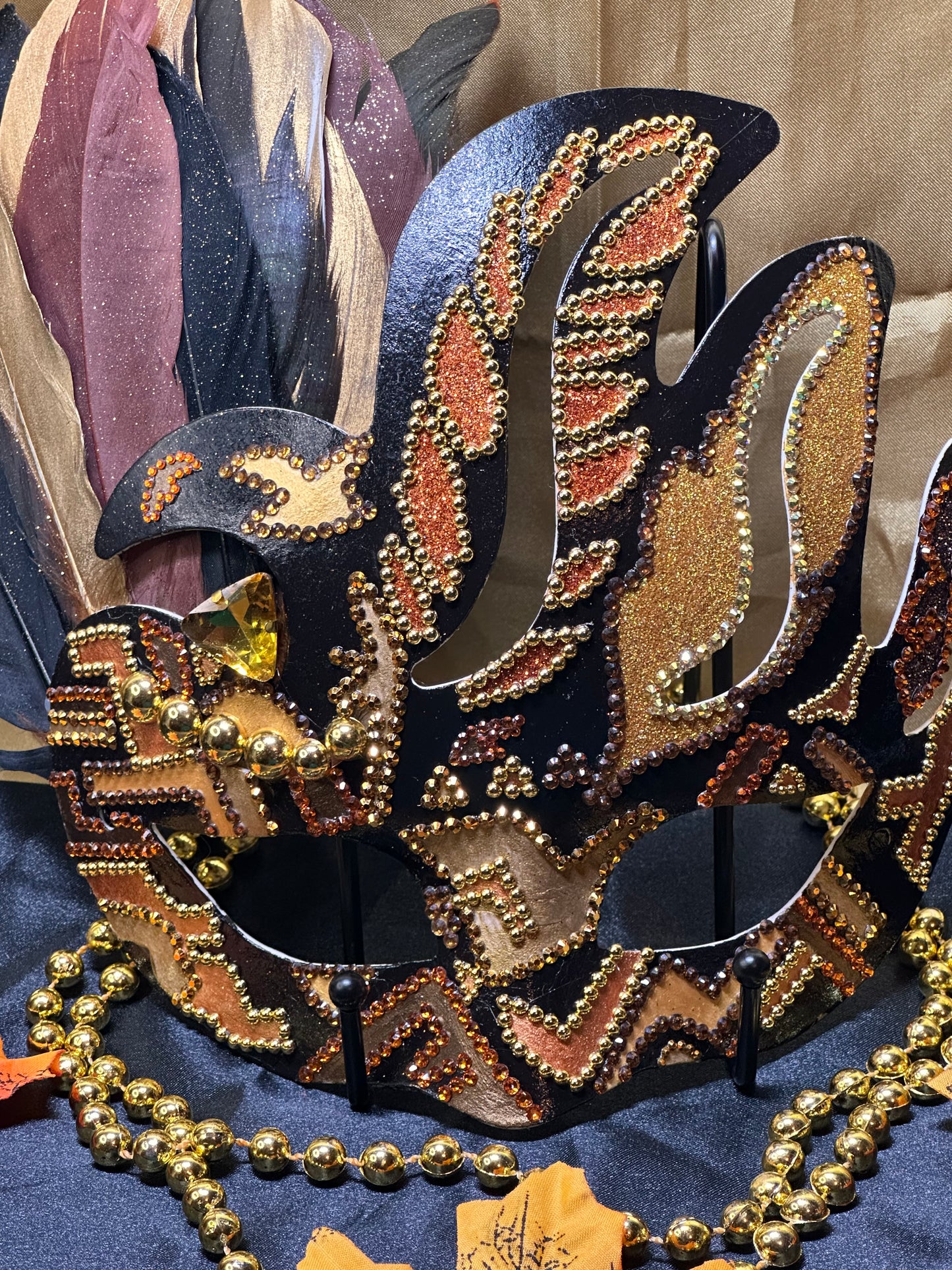 Feathered mask: Pocahontas