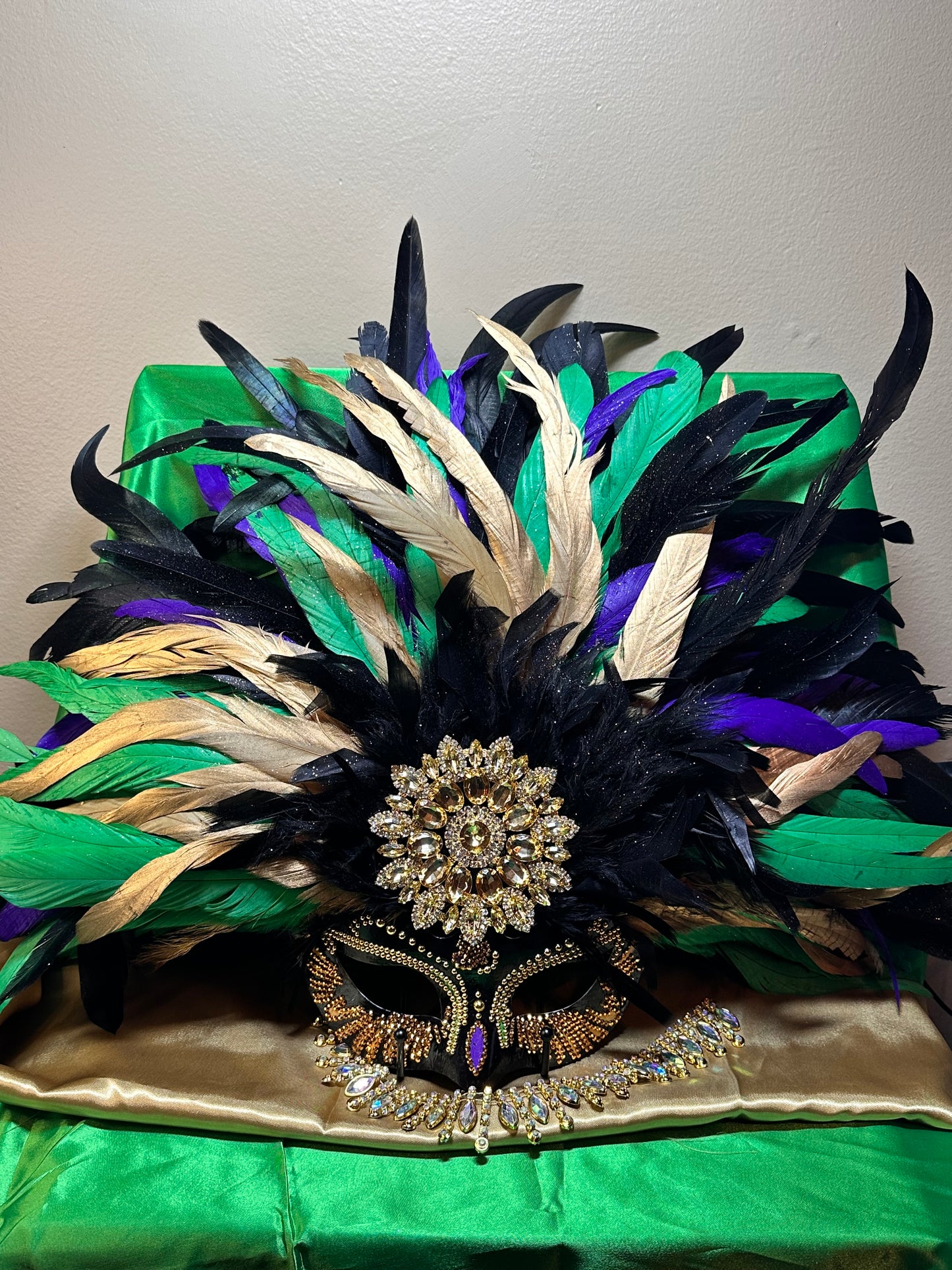 Vegas style masquerade mask: Mardi Gras Glam