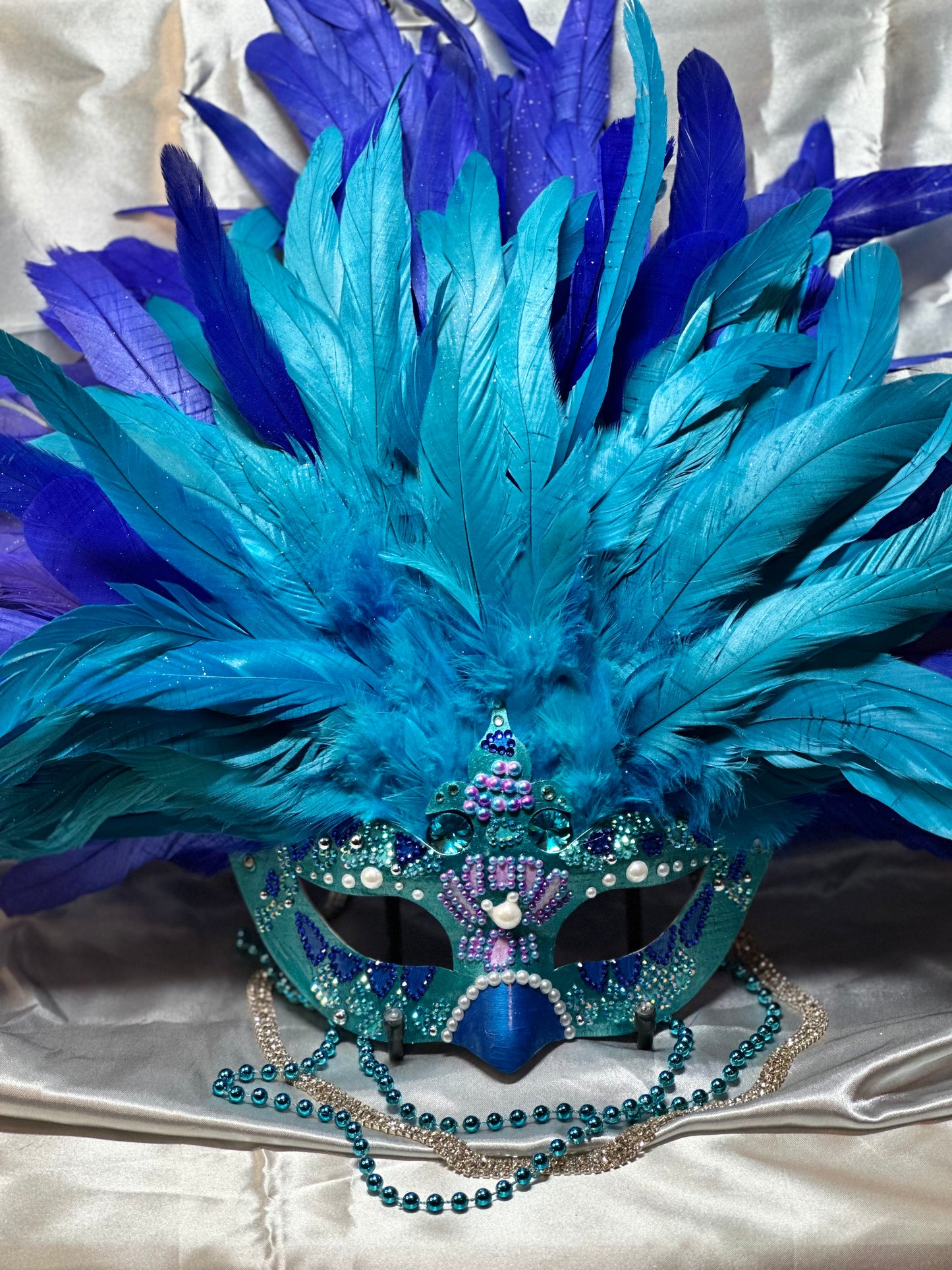 Vegas style masquerade mask
